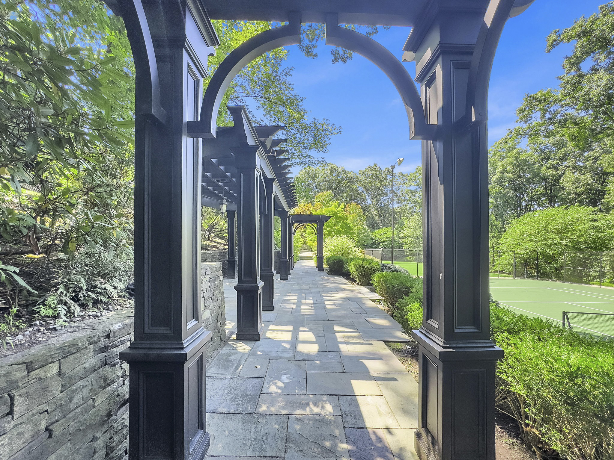 480 Knollwood Road 