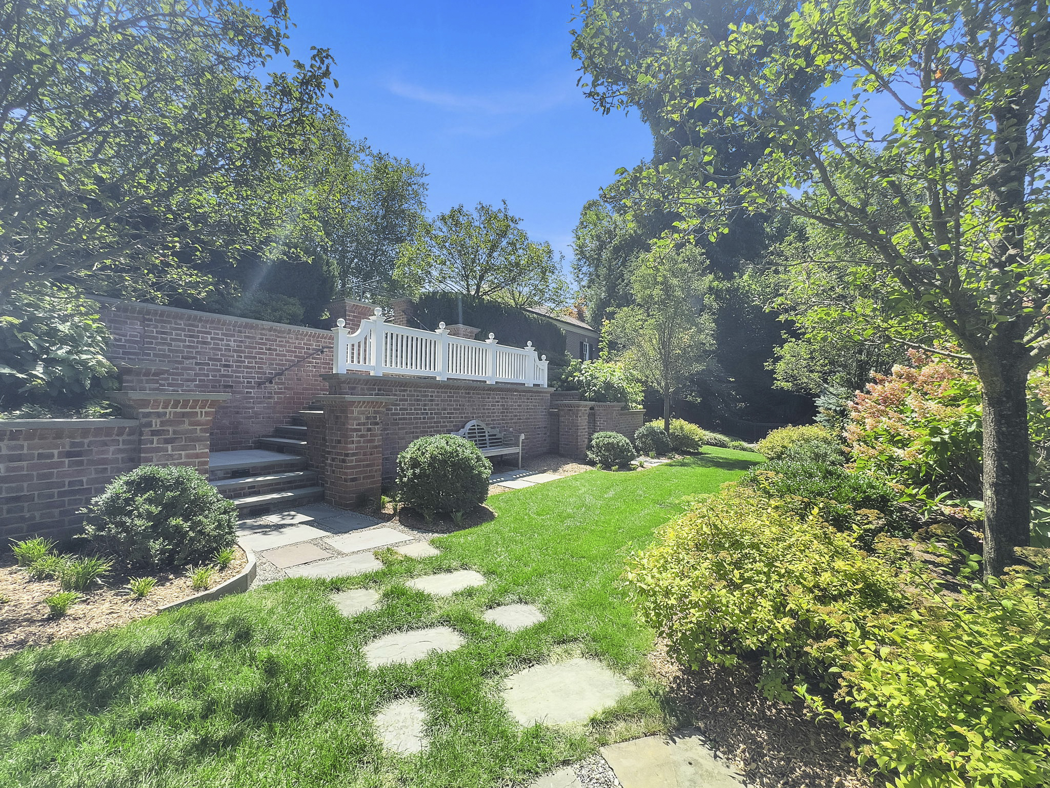480 Knollwood Road 