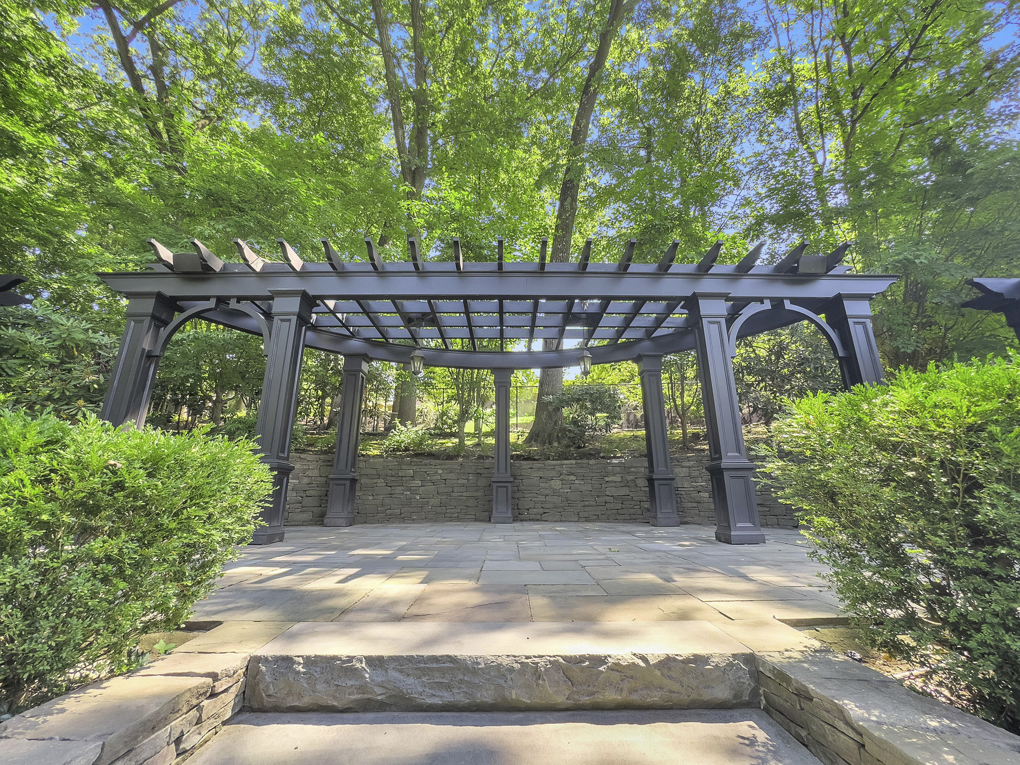 480 Knollwood Road 