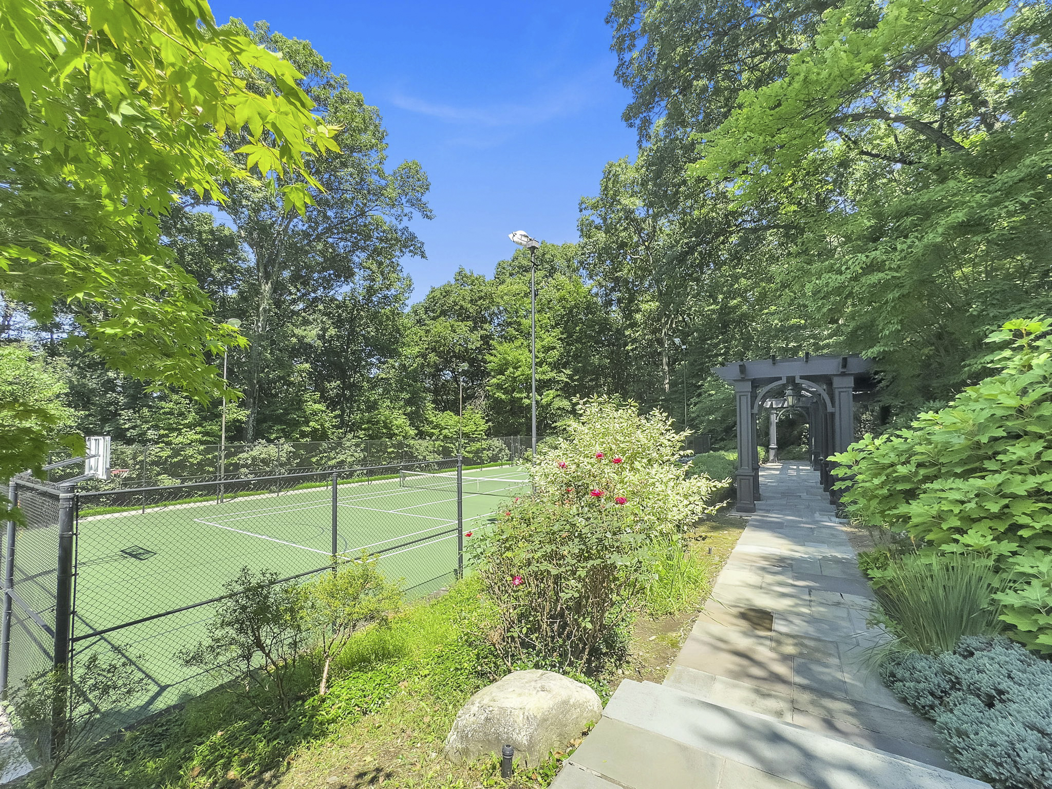 480 Knollwood Road 