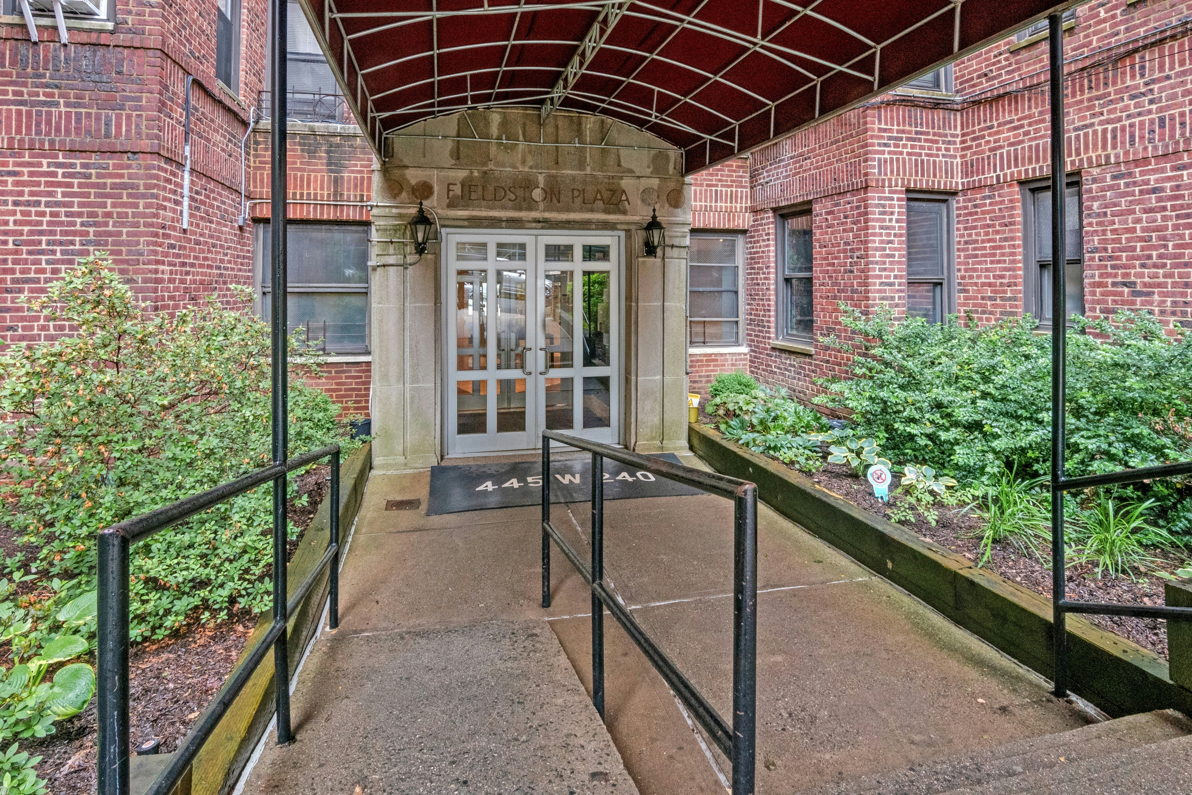445 West 240th Street unit 3G