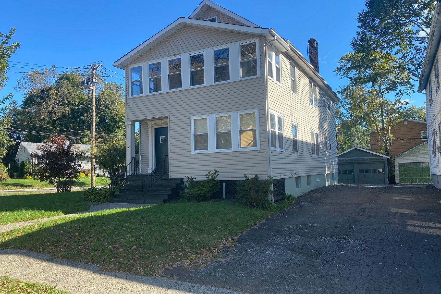 133 Willowdale Avenue 