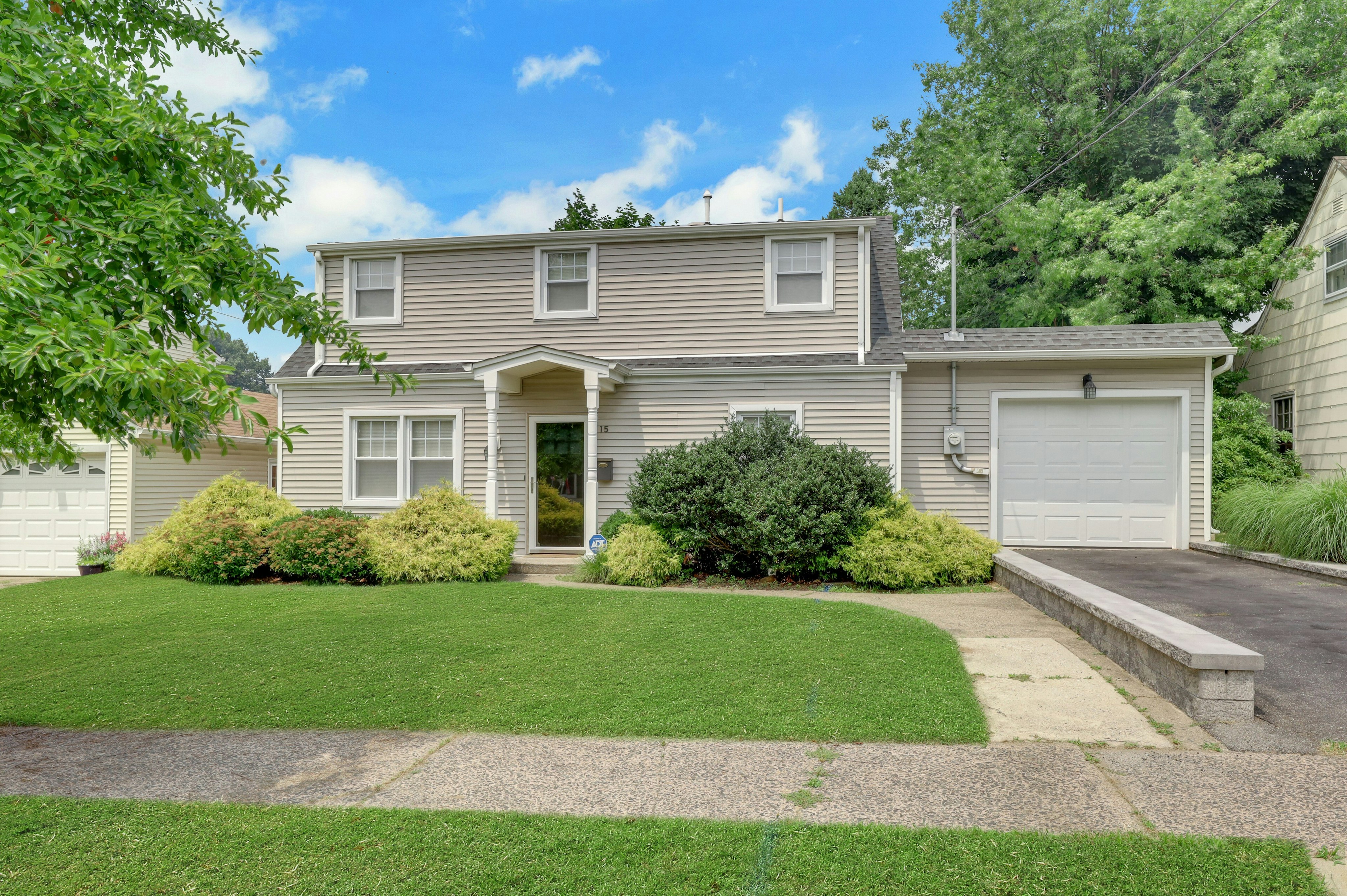 15 Lynne Avenue 