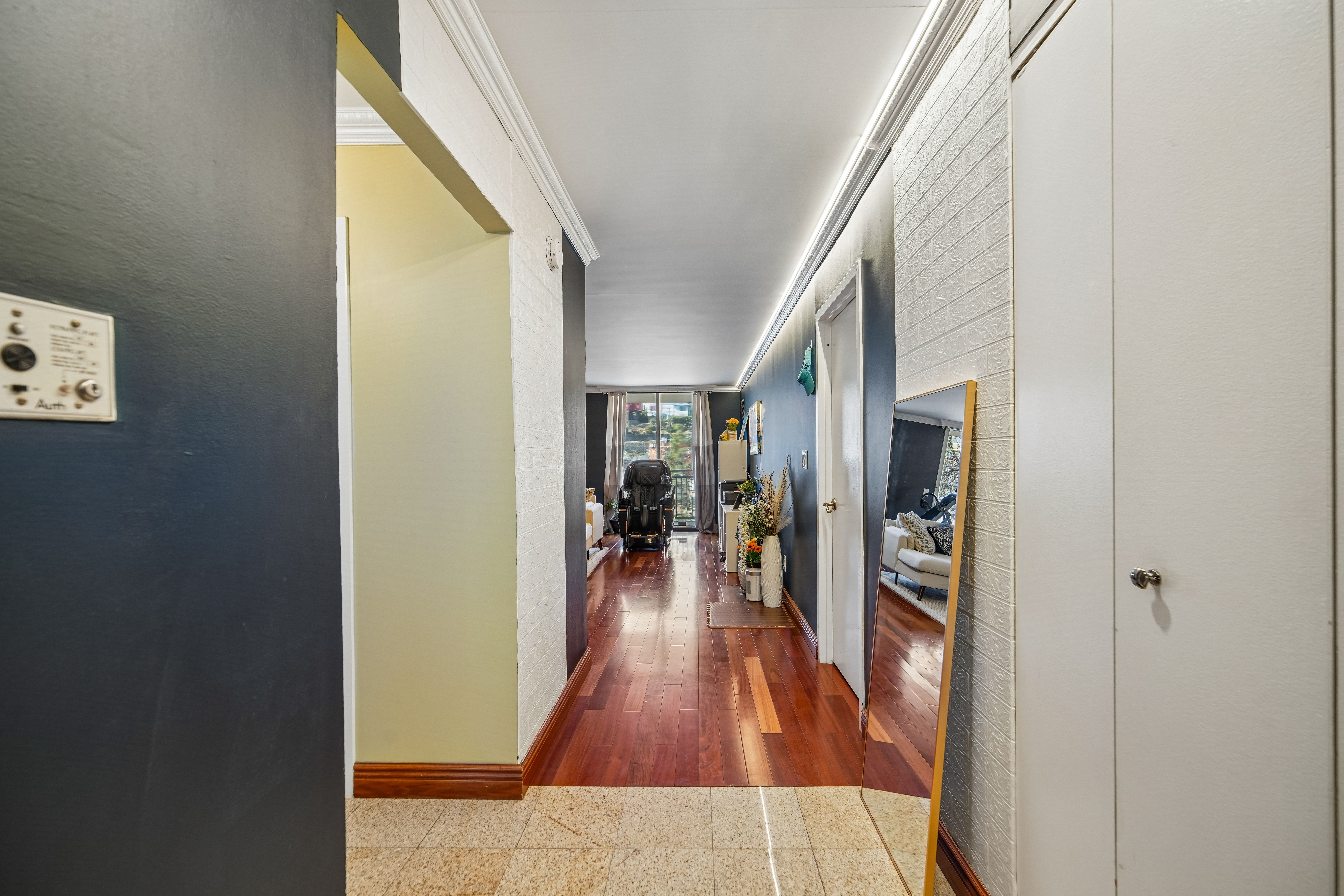 1055 River Road #302