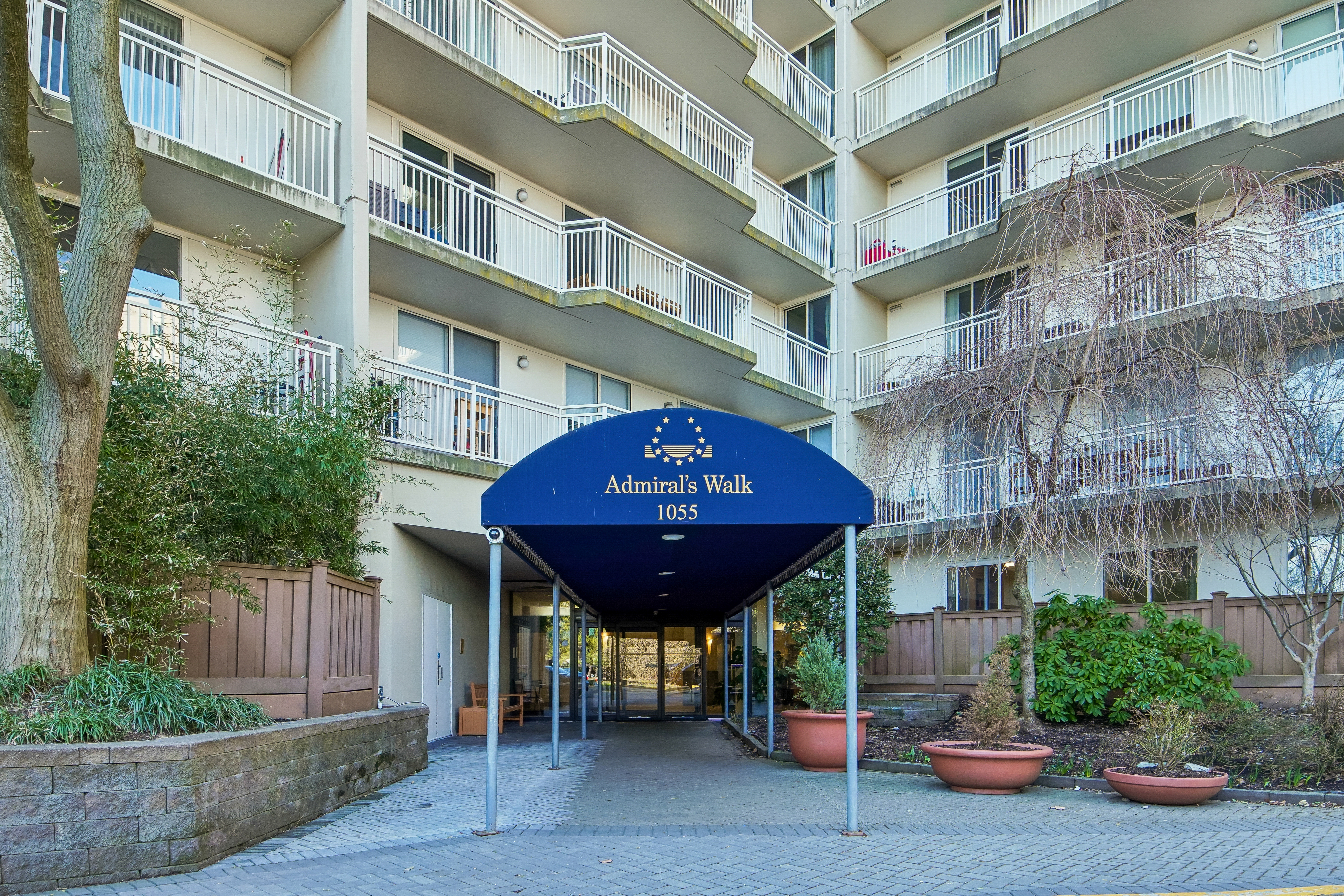 1055 River Road #302