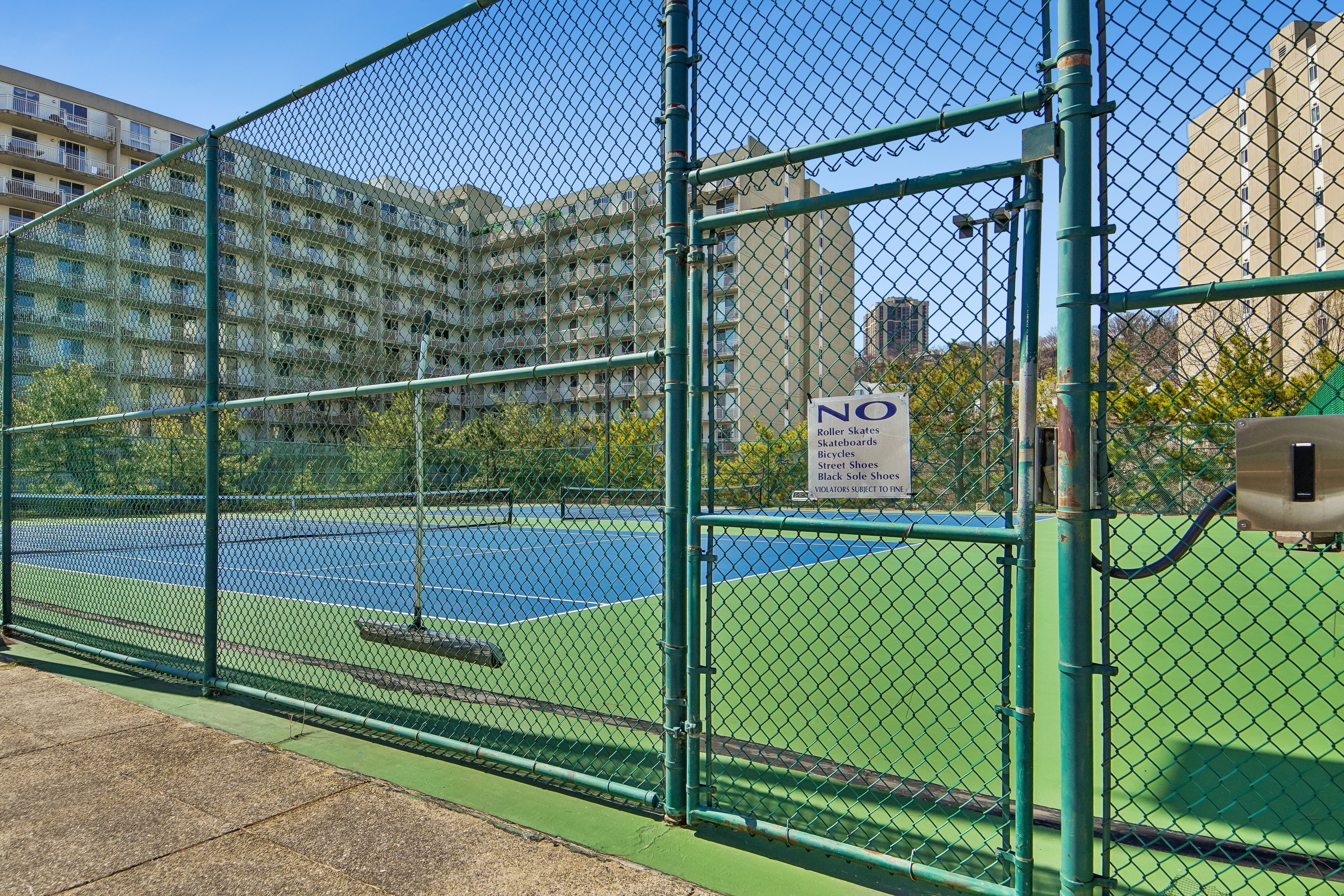 1055 River Road #302