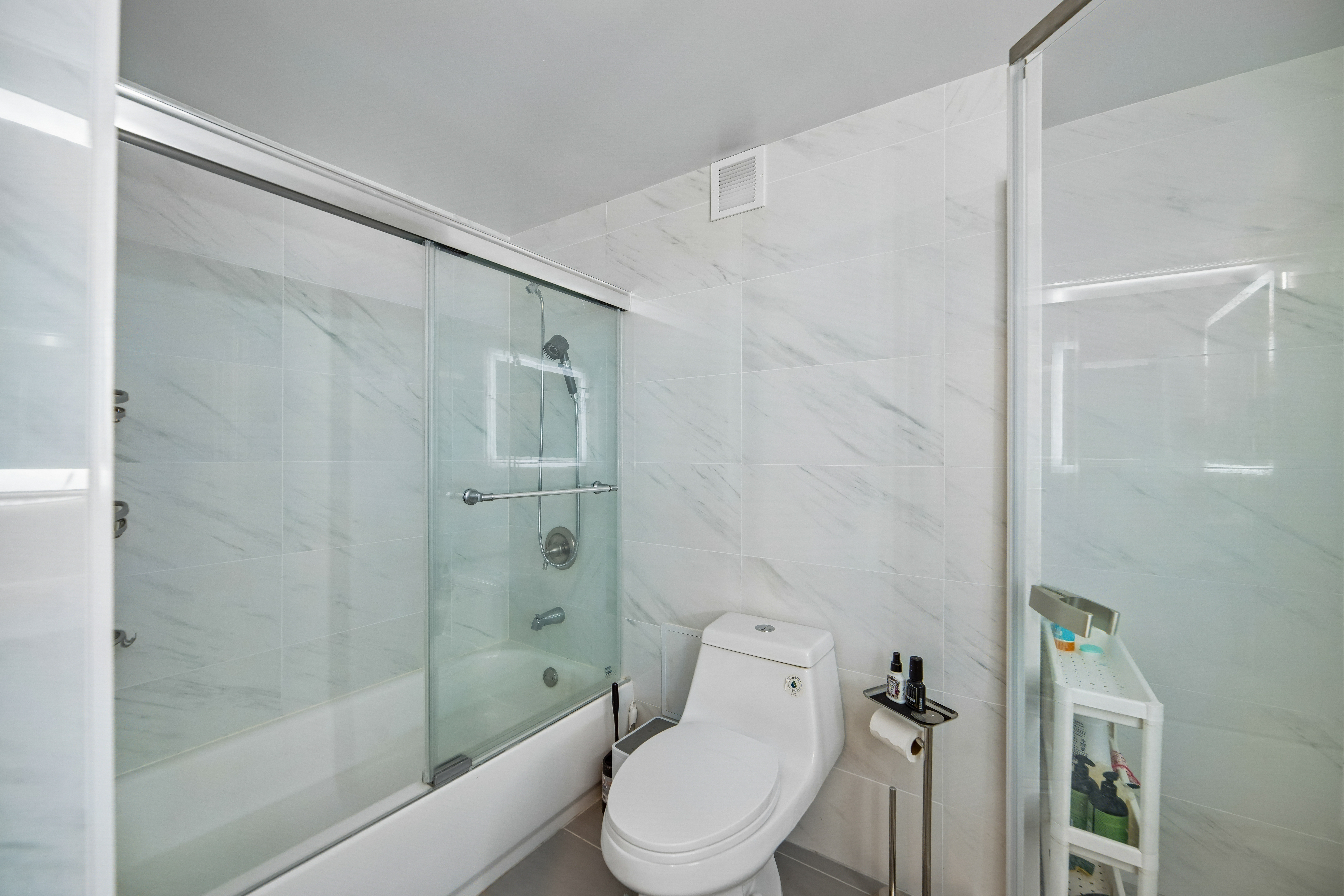 1055 River Road #302