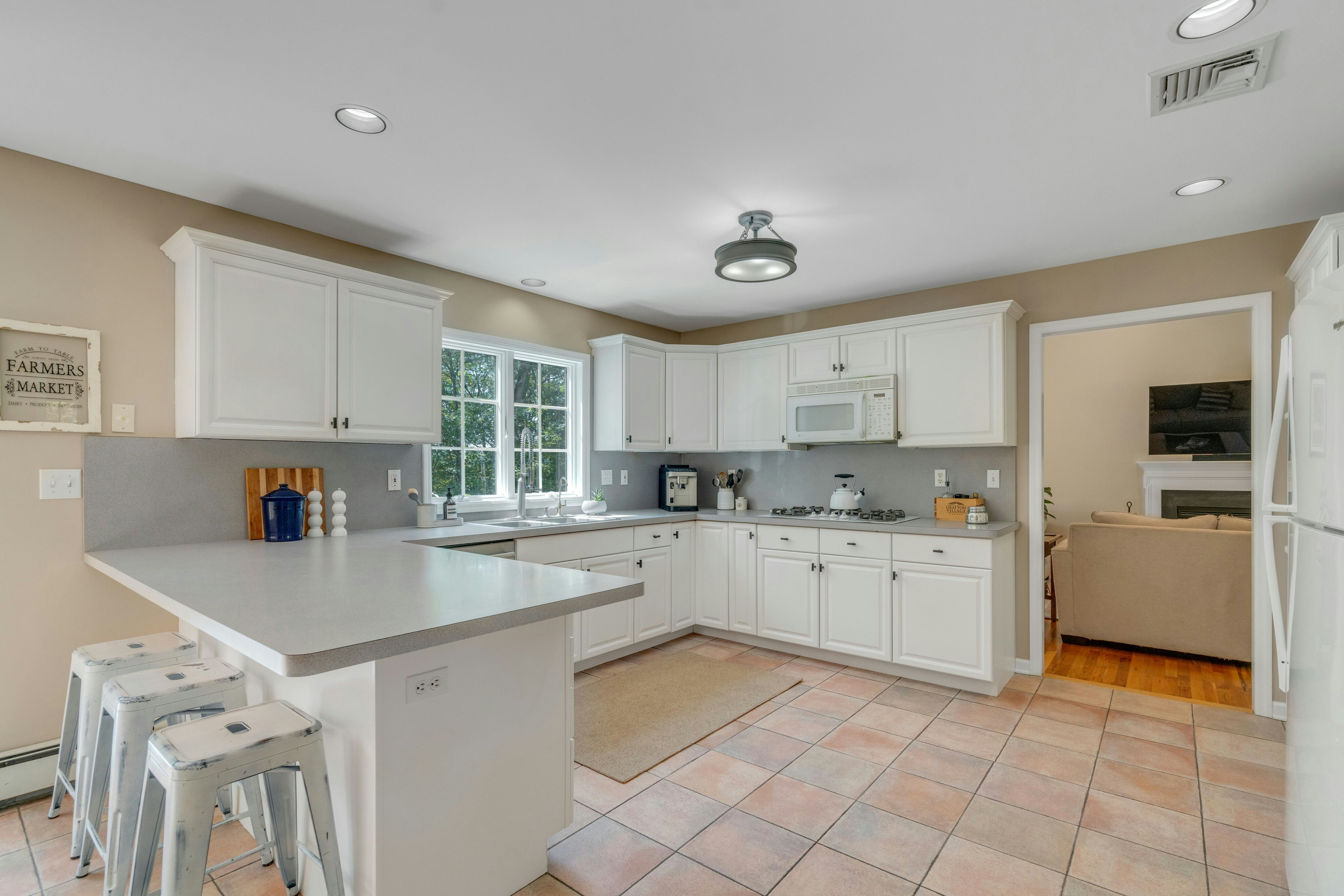 33 Walton Avenue 