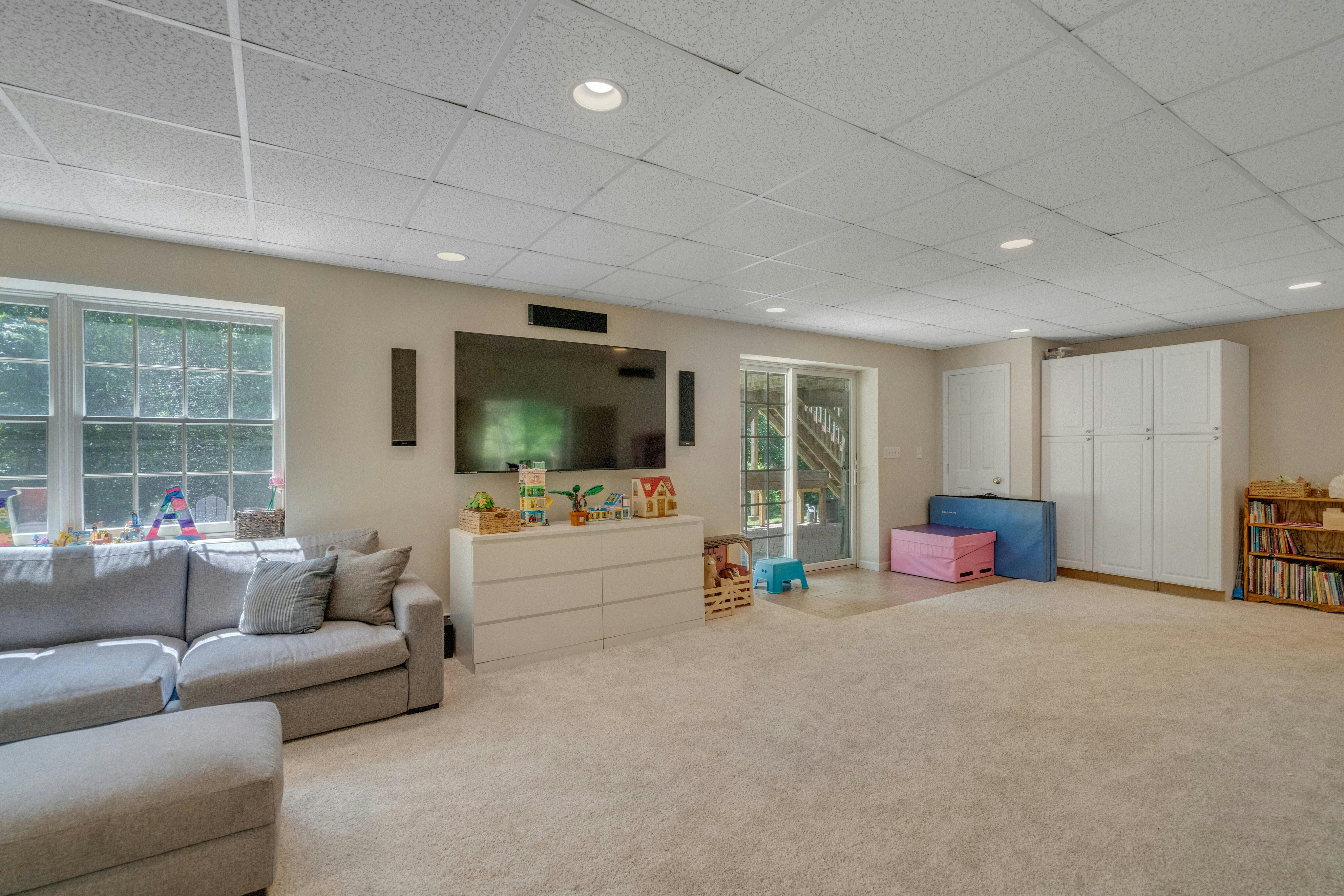 33 Walton Avenue 