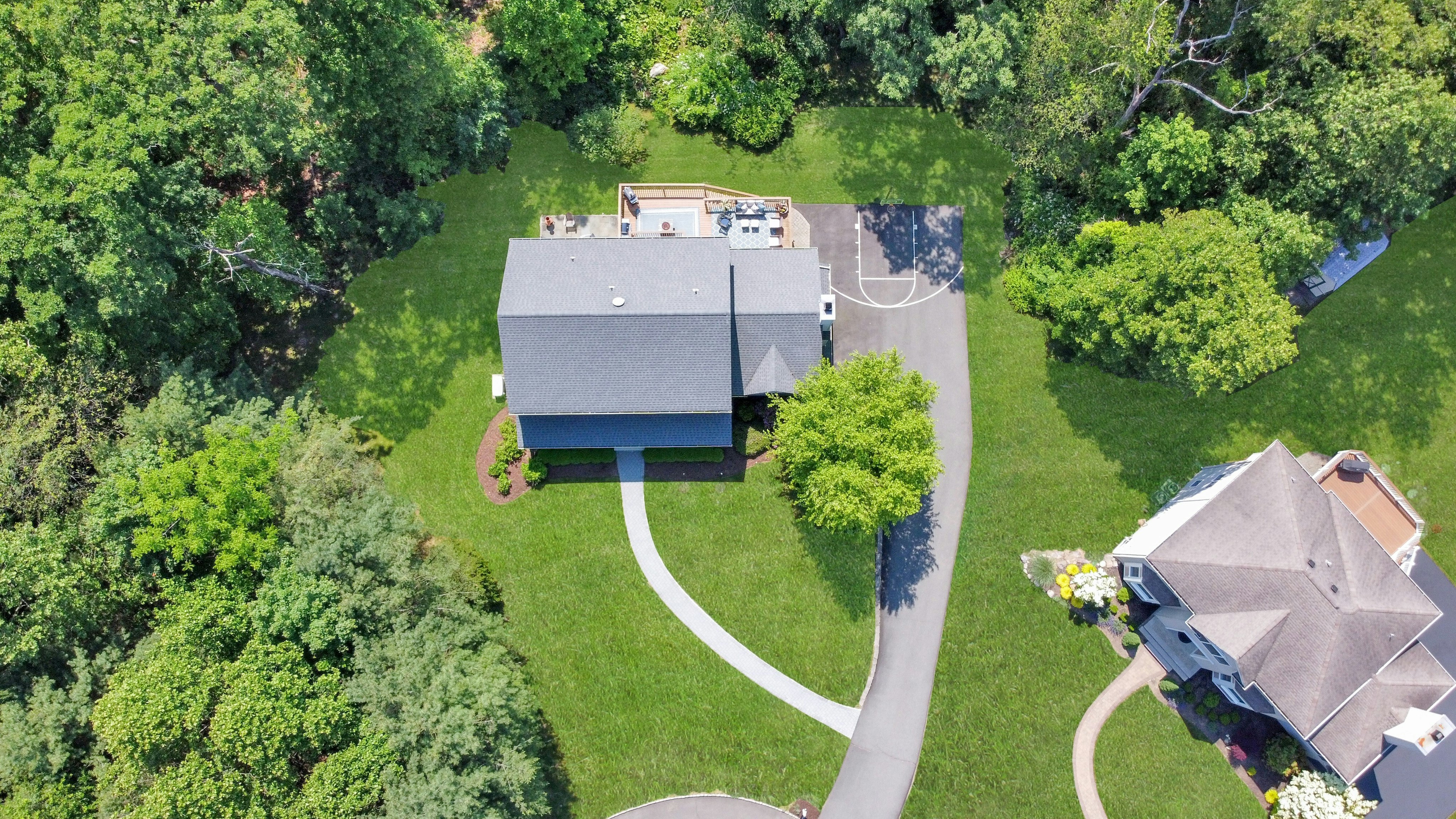33 Walton Avenue 