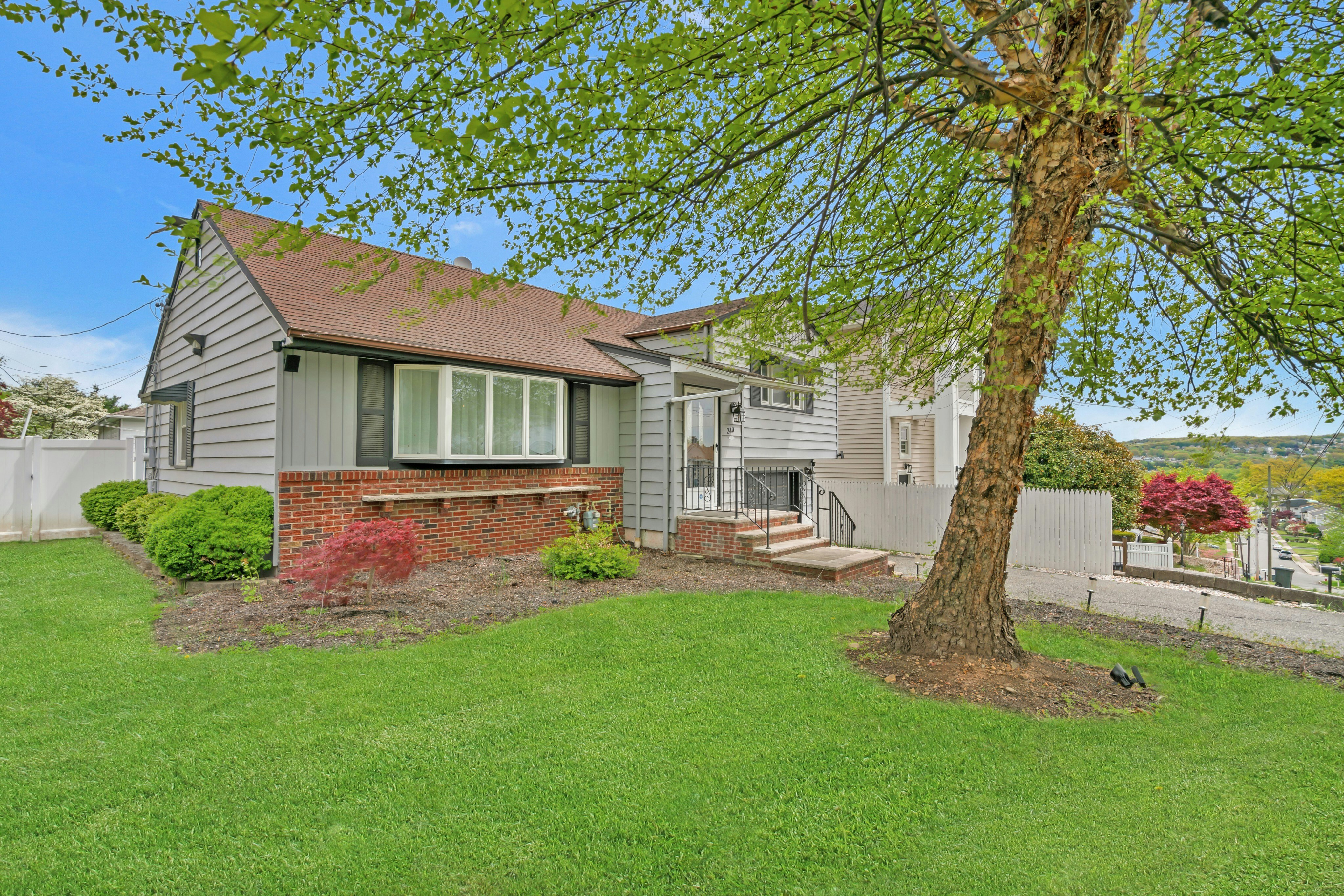 240 Gordon Avenue 