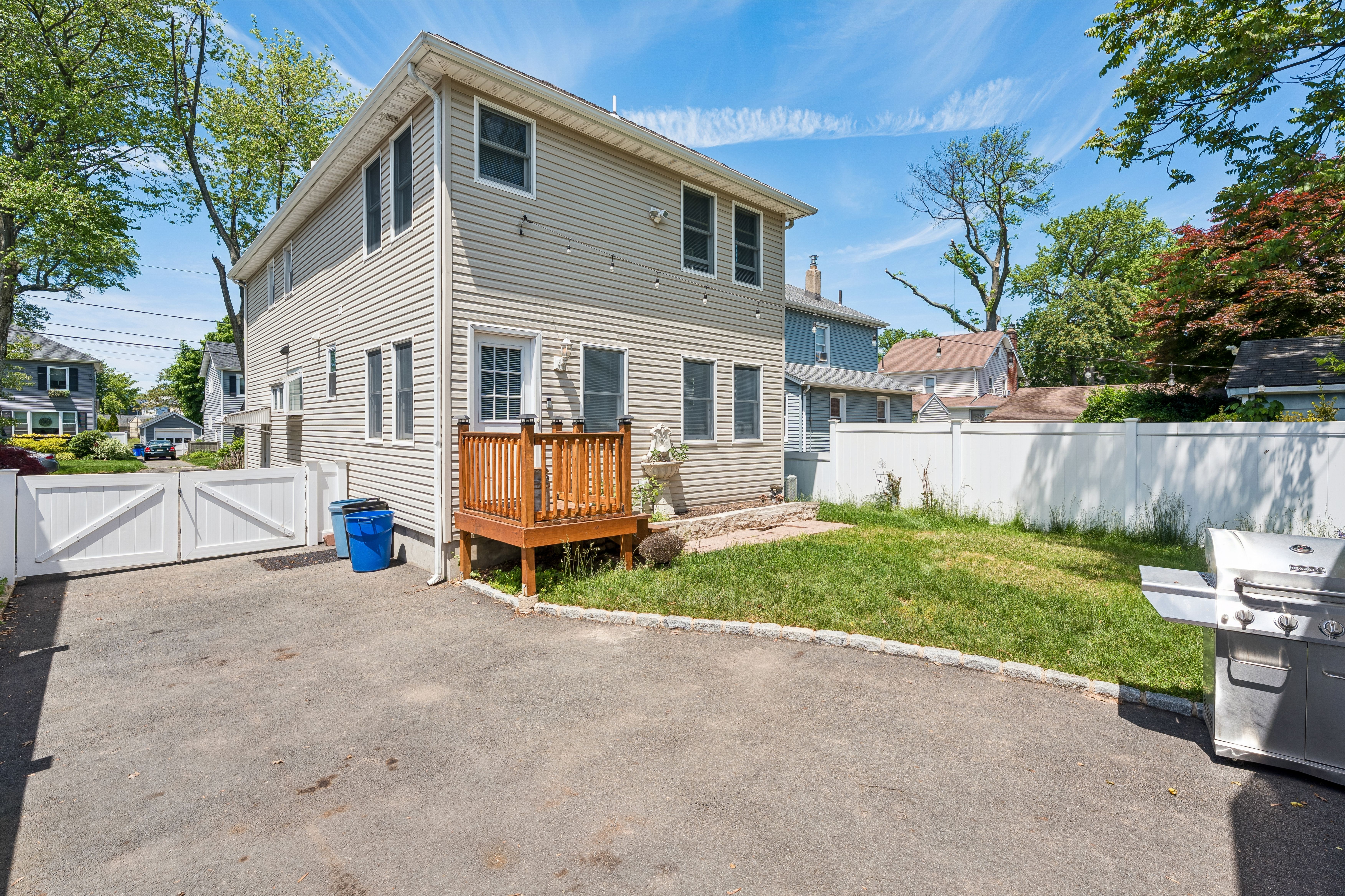 14 Chestnut Terrace 