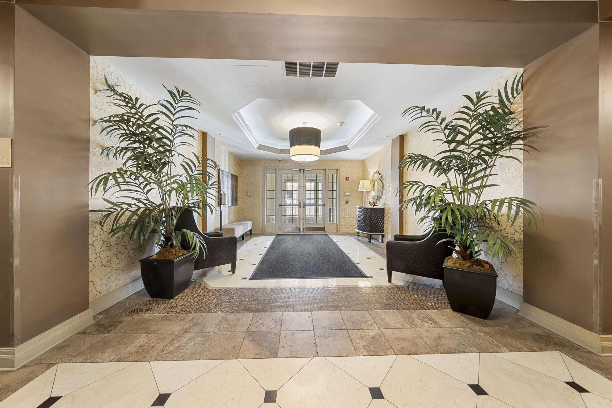 2116 The Plaza 