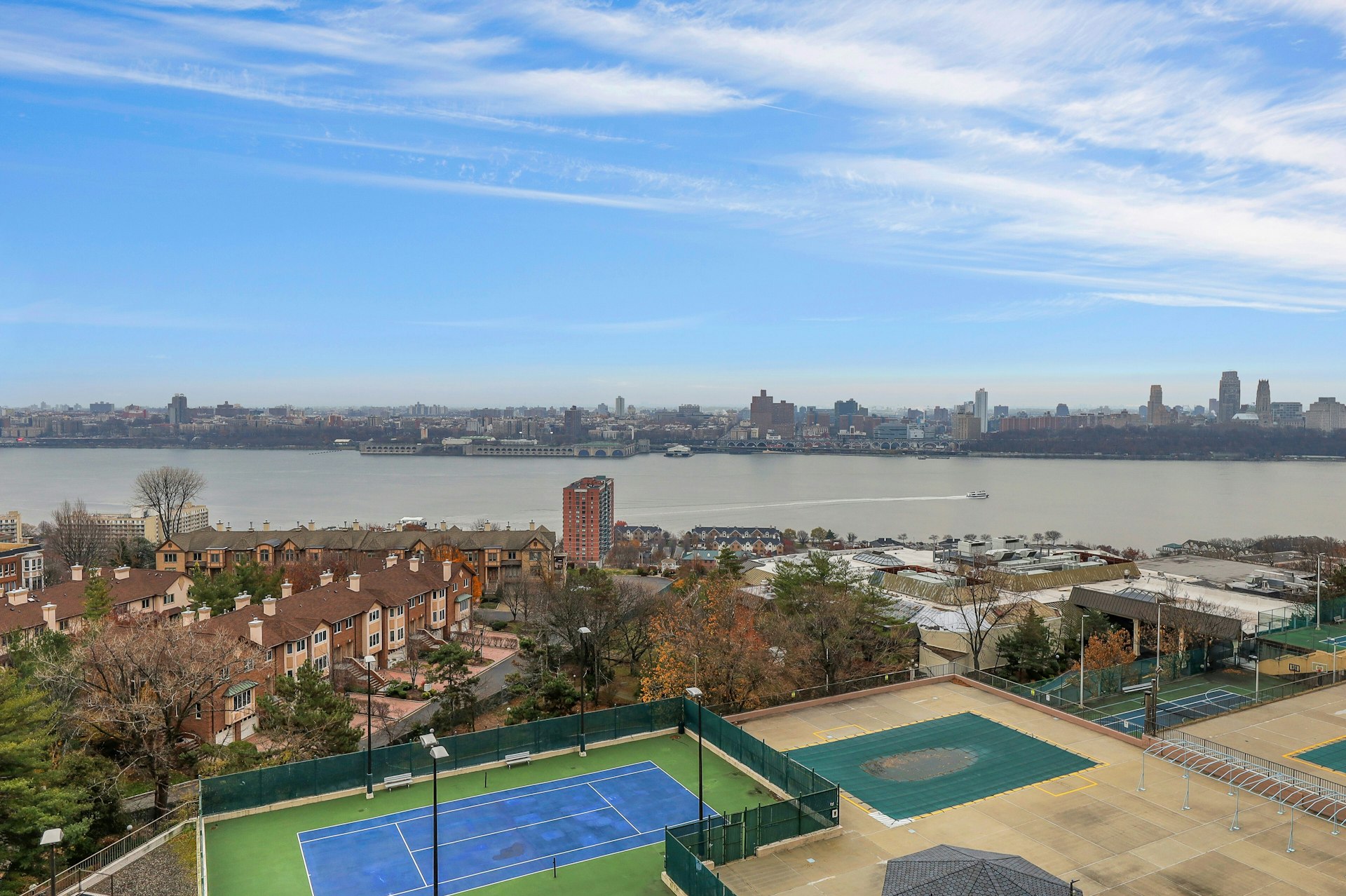 300 Winston Drive Apt 910