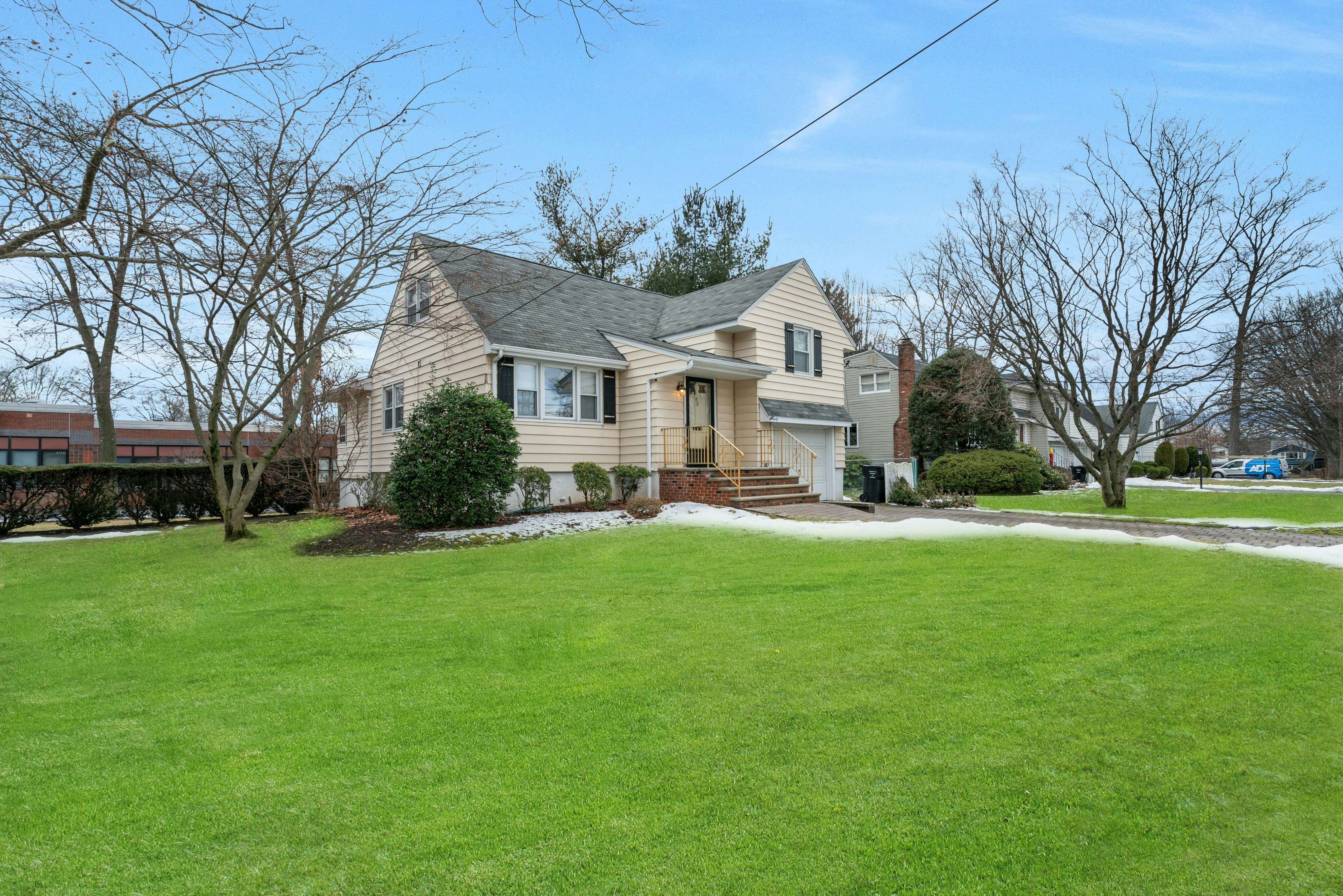 90 Arnot Place 