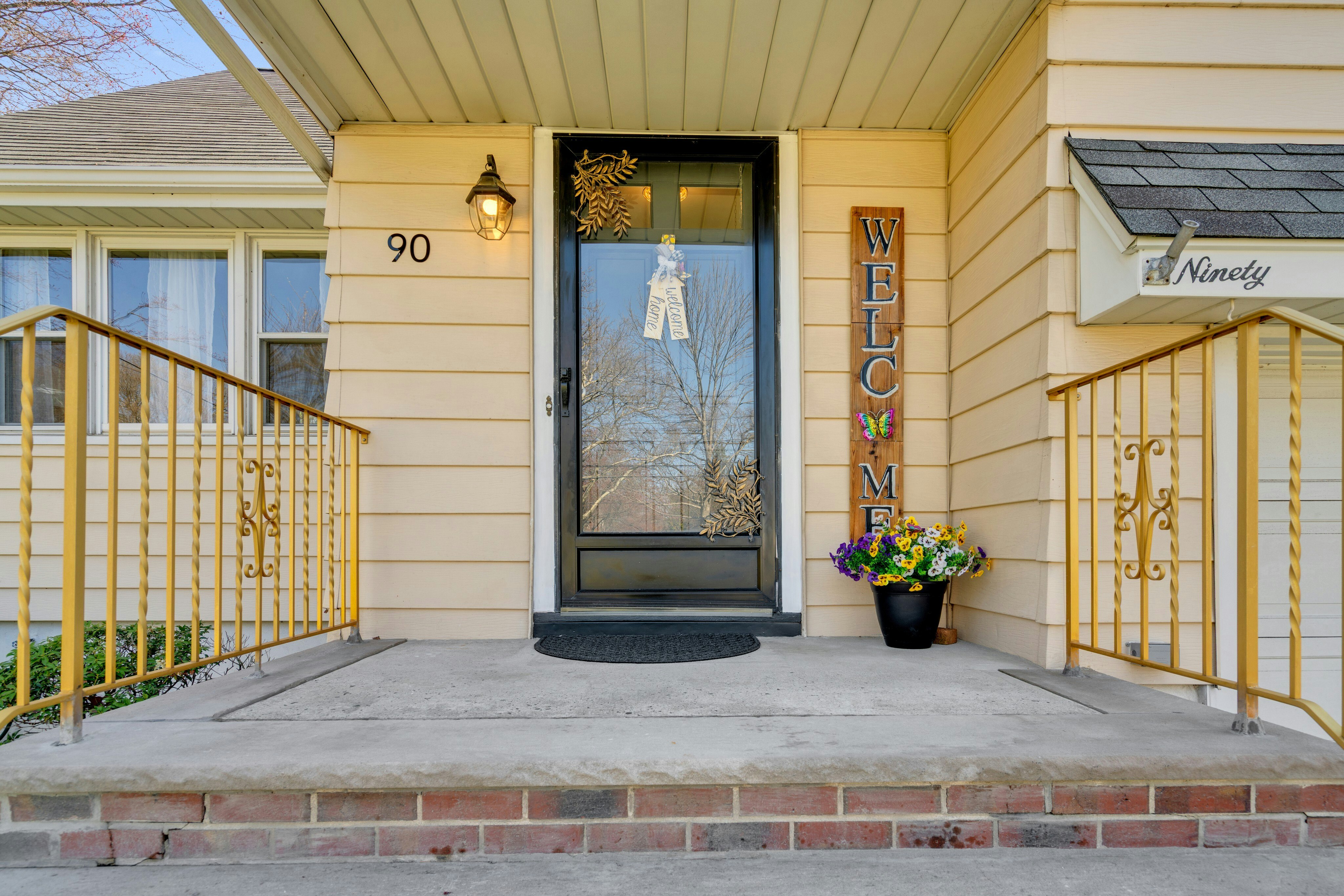 90 Arnot Place 