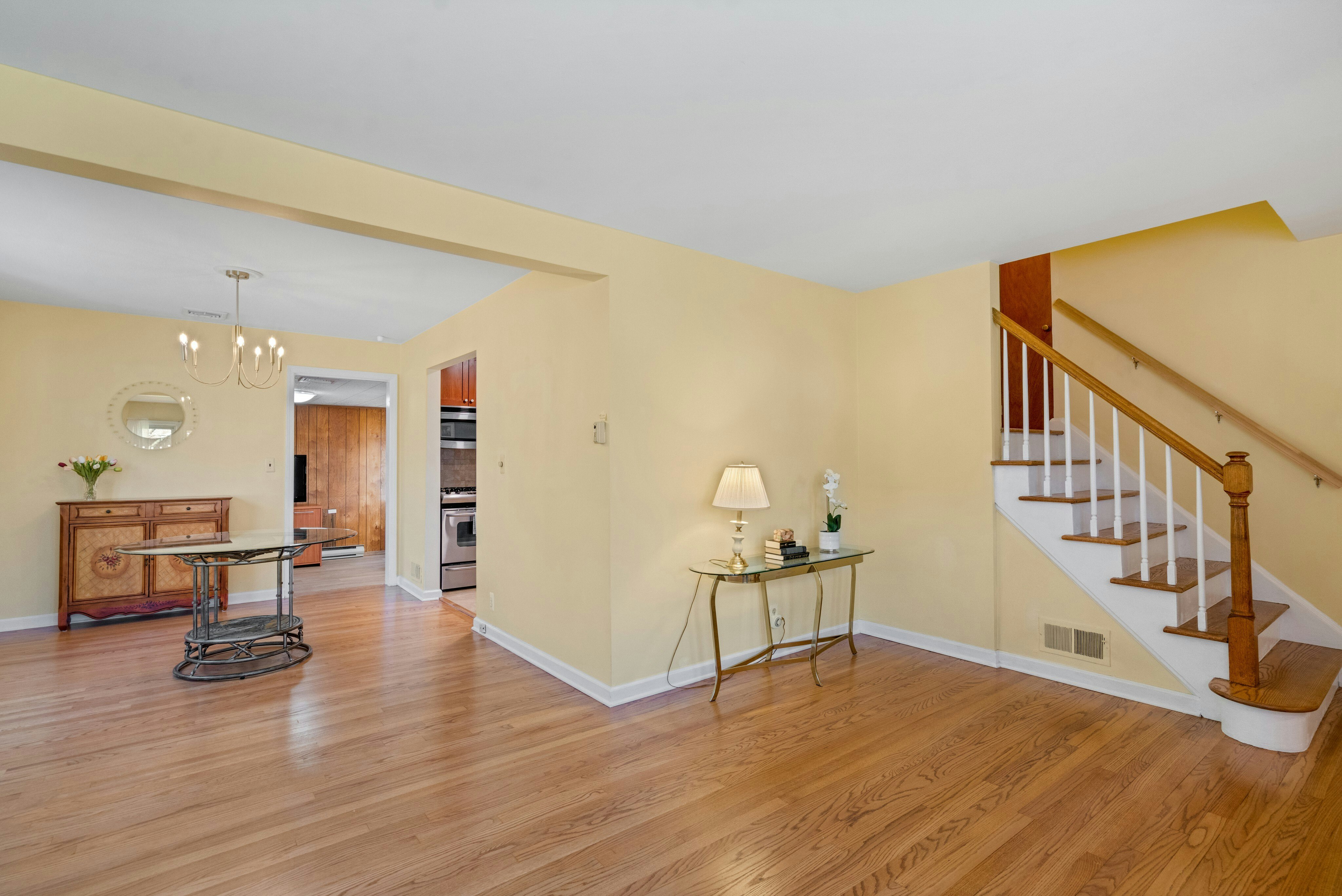 90 Arnot Place 