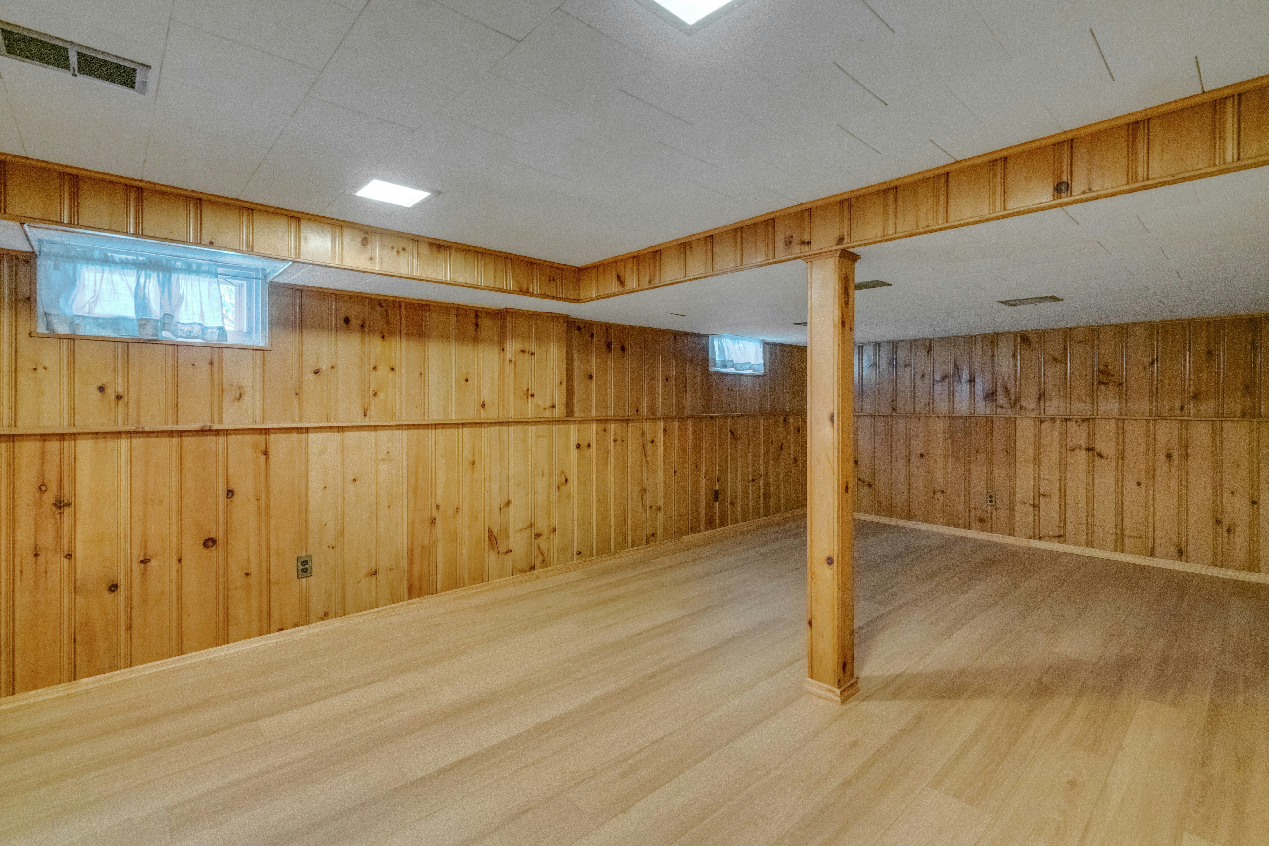 90 Arnot Place 