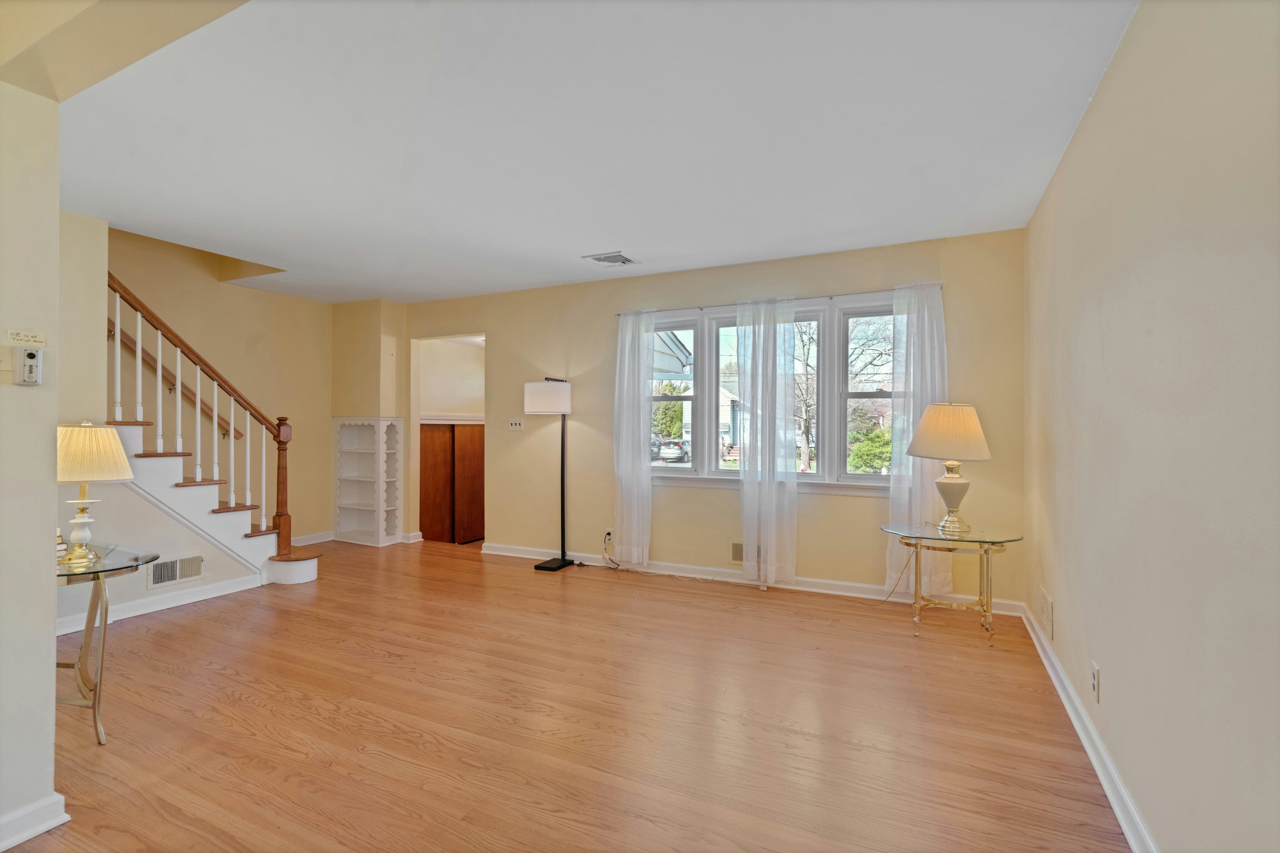 90 Arnot Place 