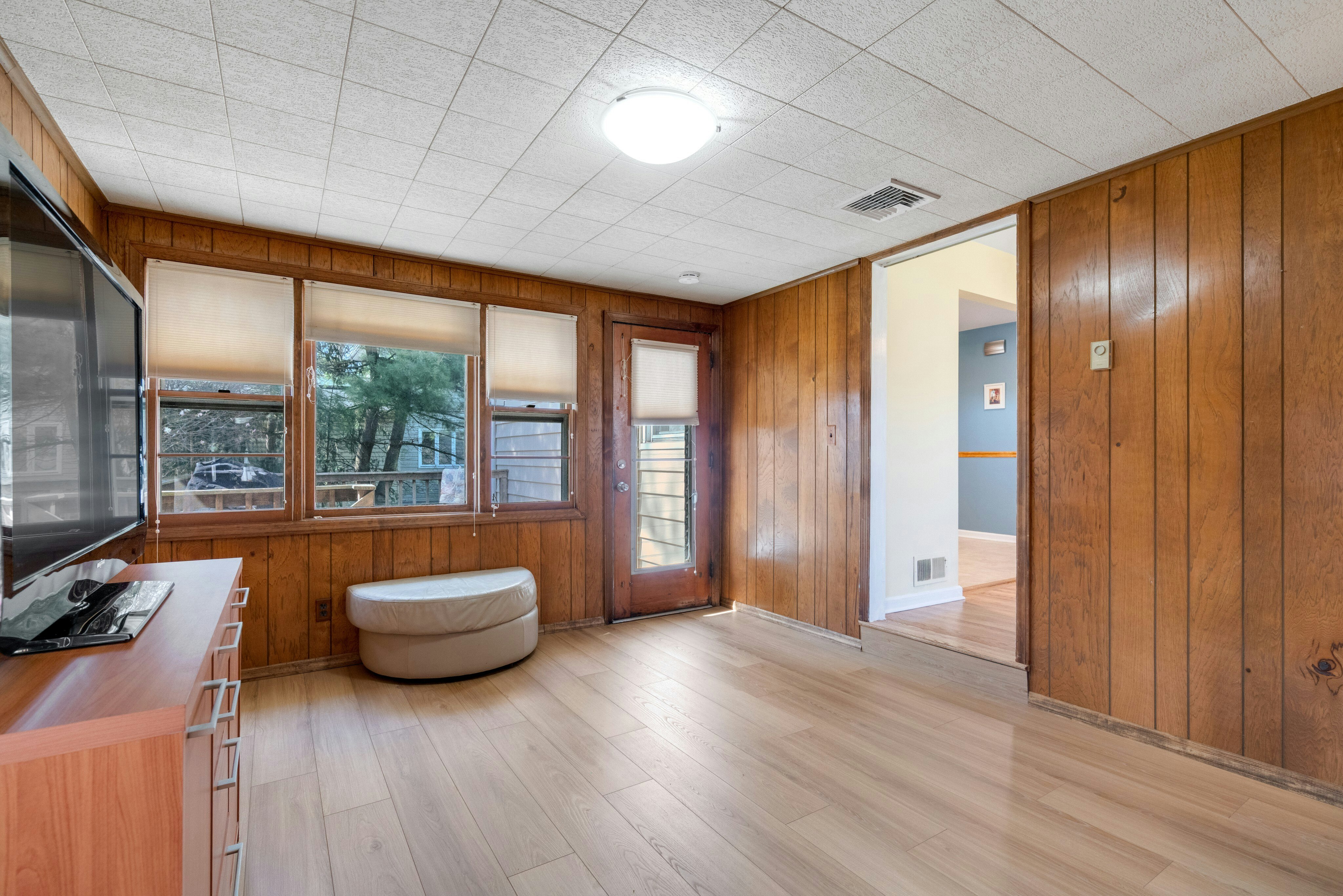 90 Arnot Place 