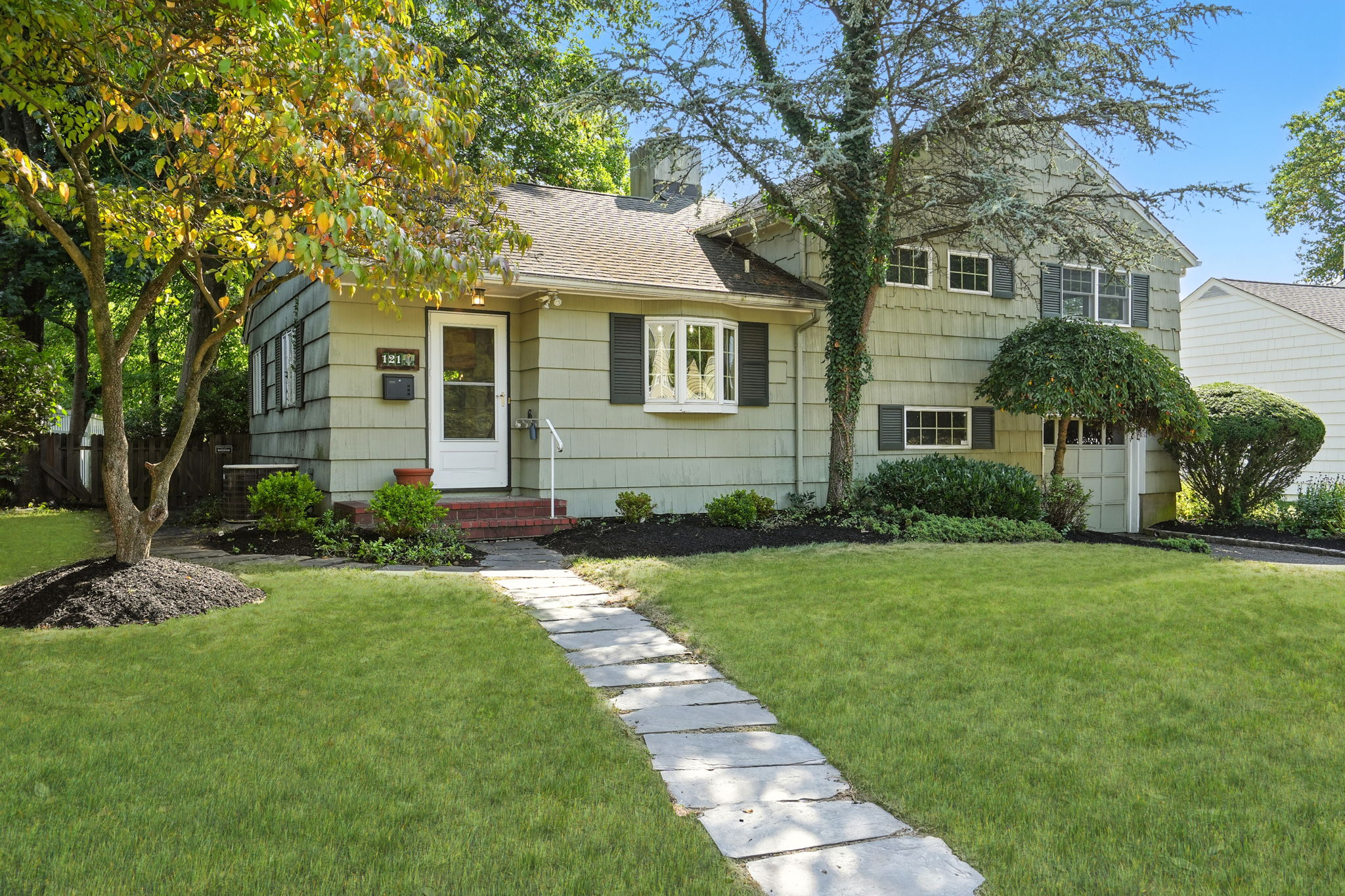 121 Squire Hill Road 