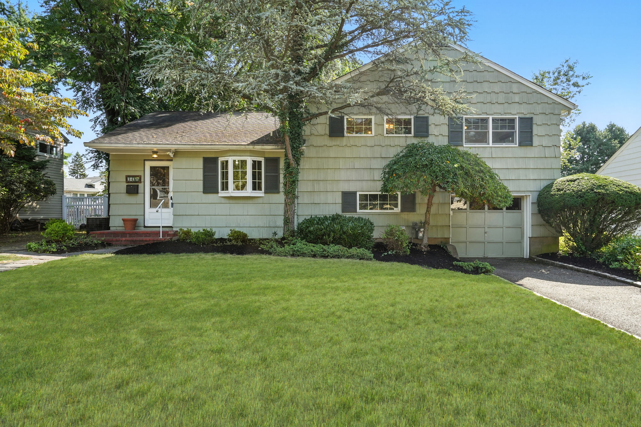 121 Squire Hill Road 