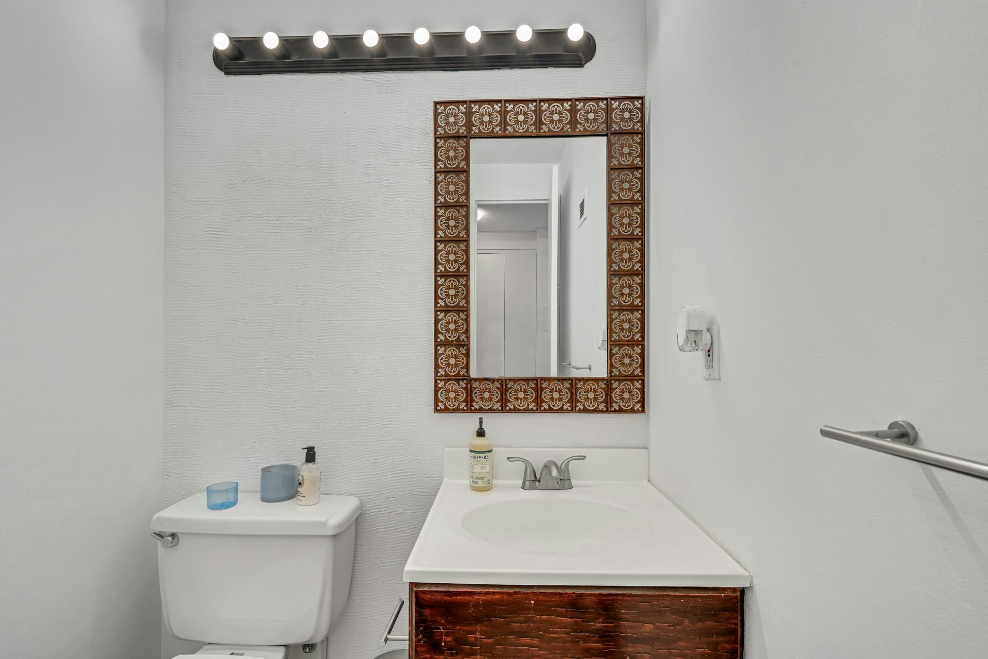 7002 JFK Boulevard East #16H 