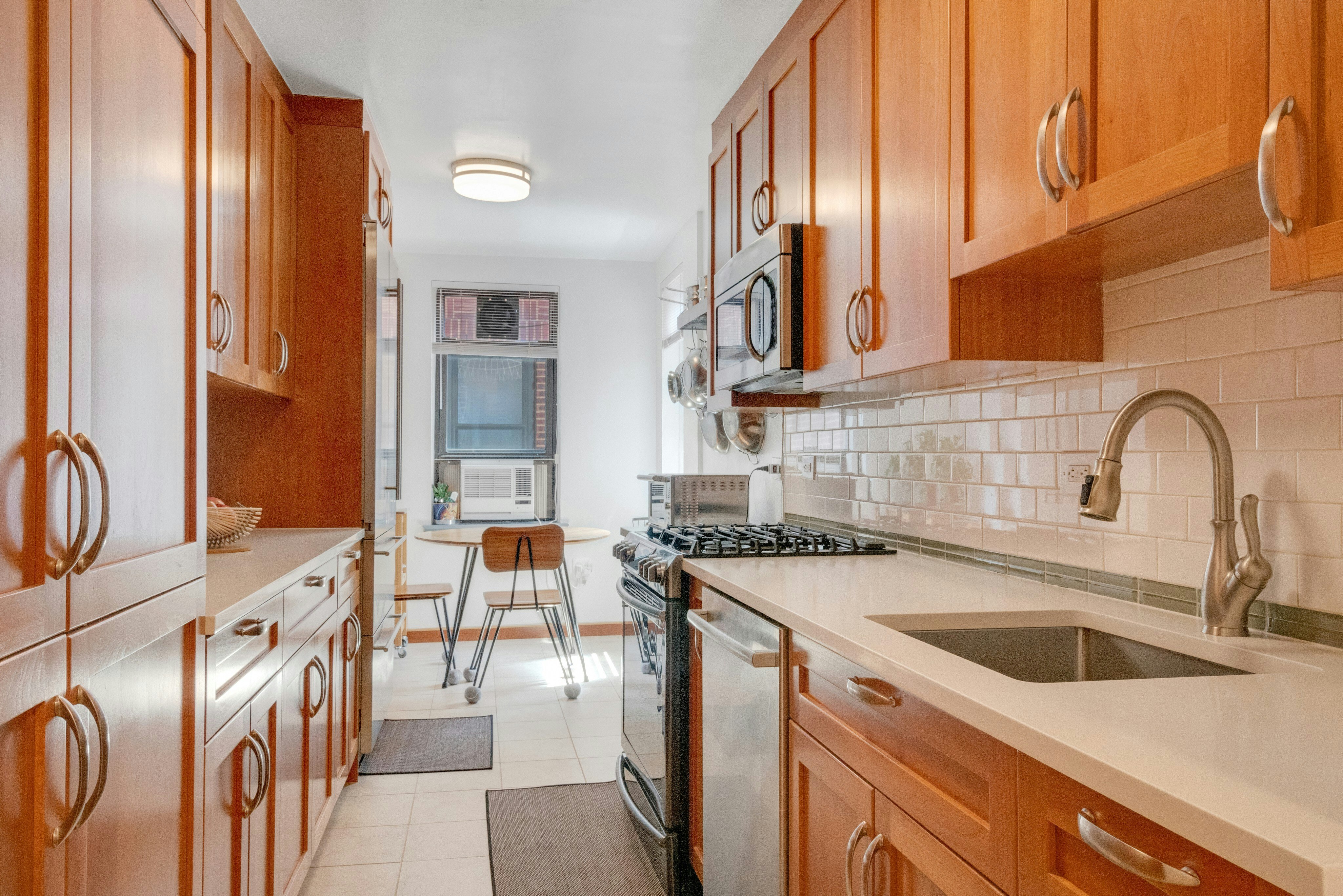 445 West 240th St, #6A 