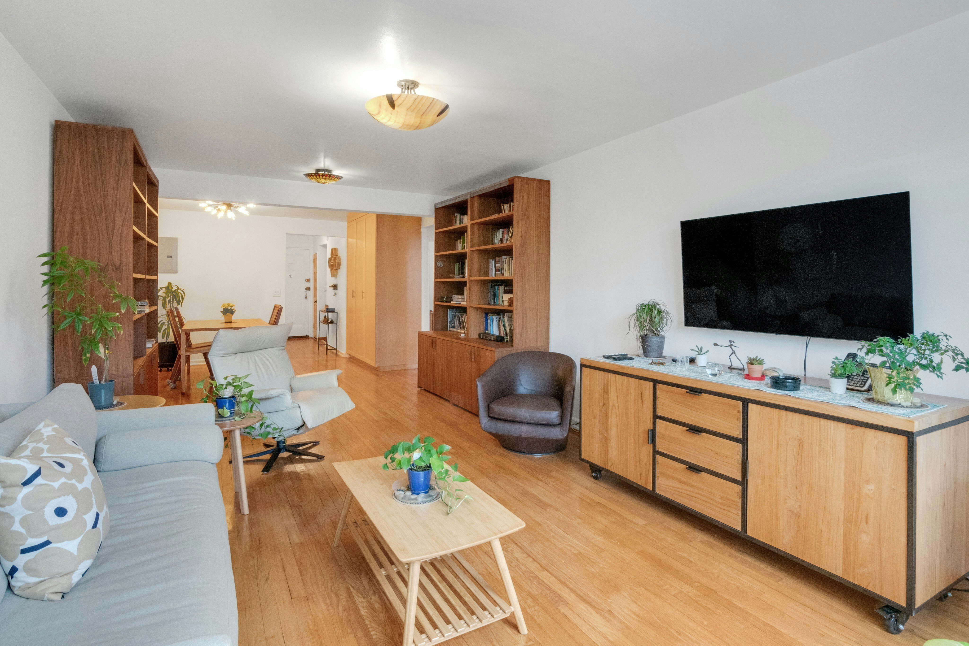 445 West 240th St, #6A 