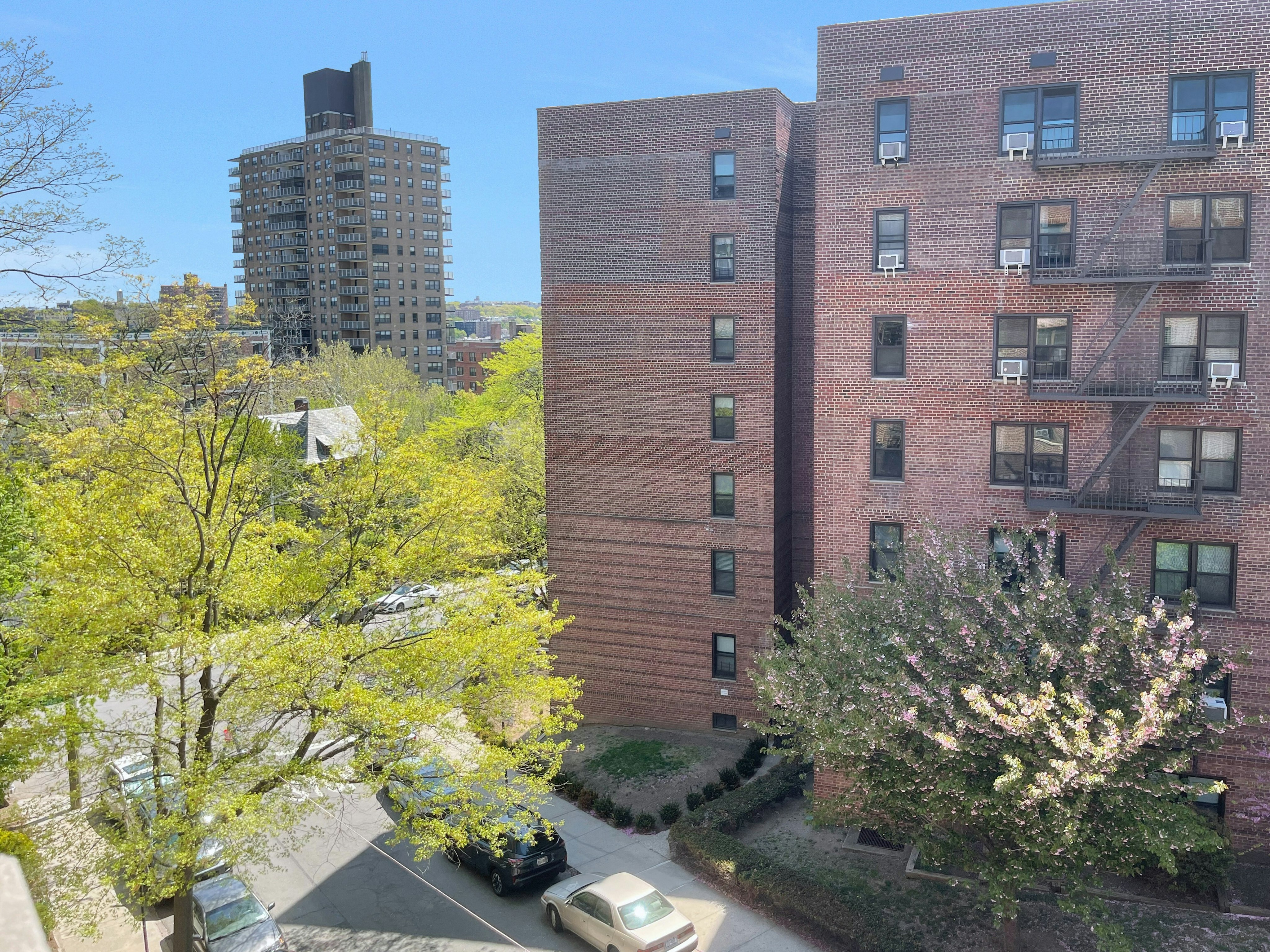 445 West 240th St, #6A 