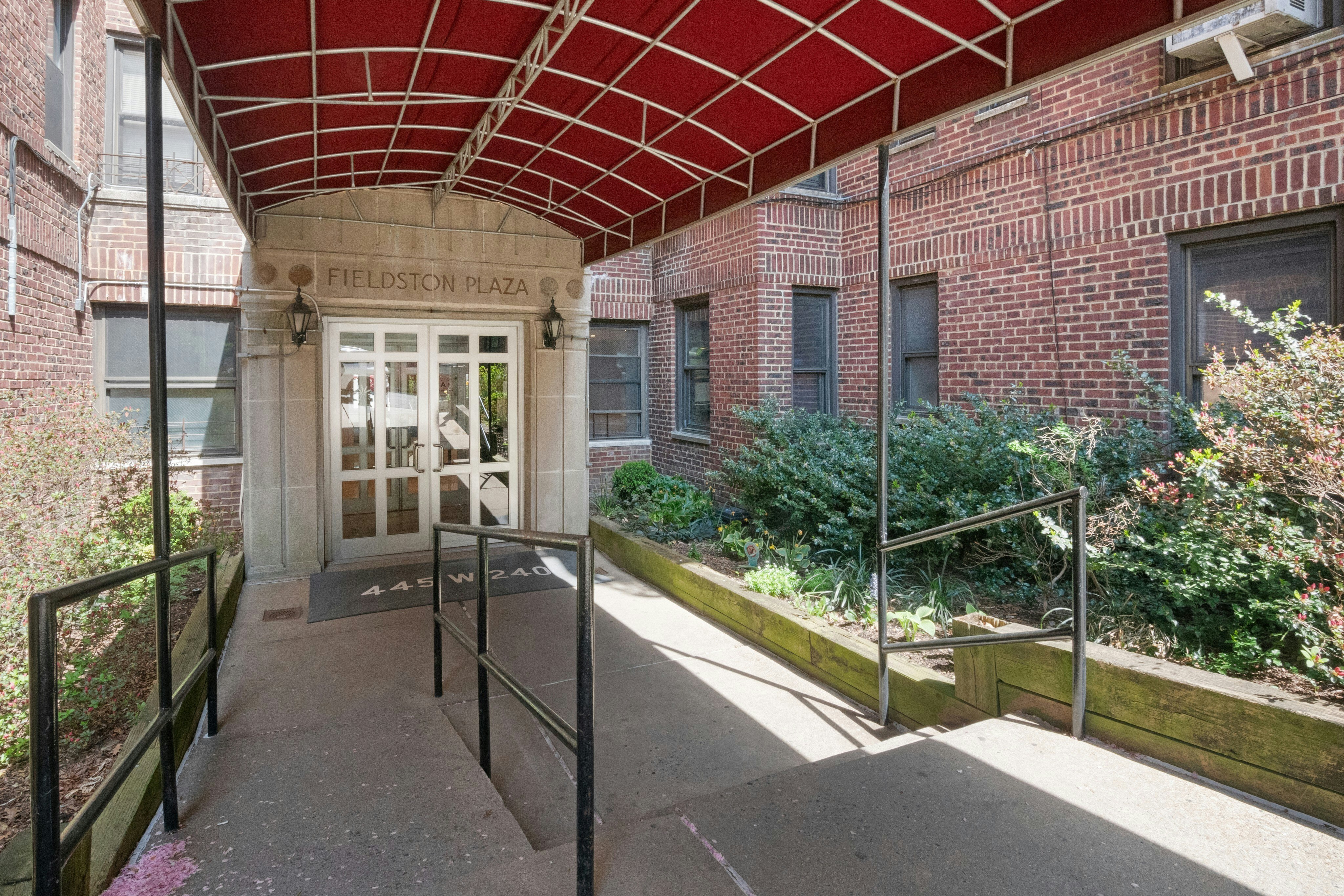445 West 240th St, #6A 