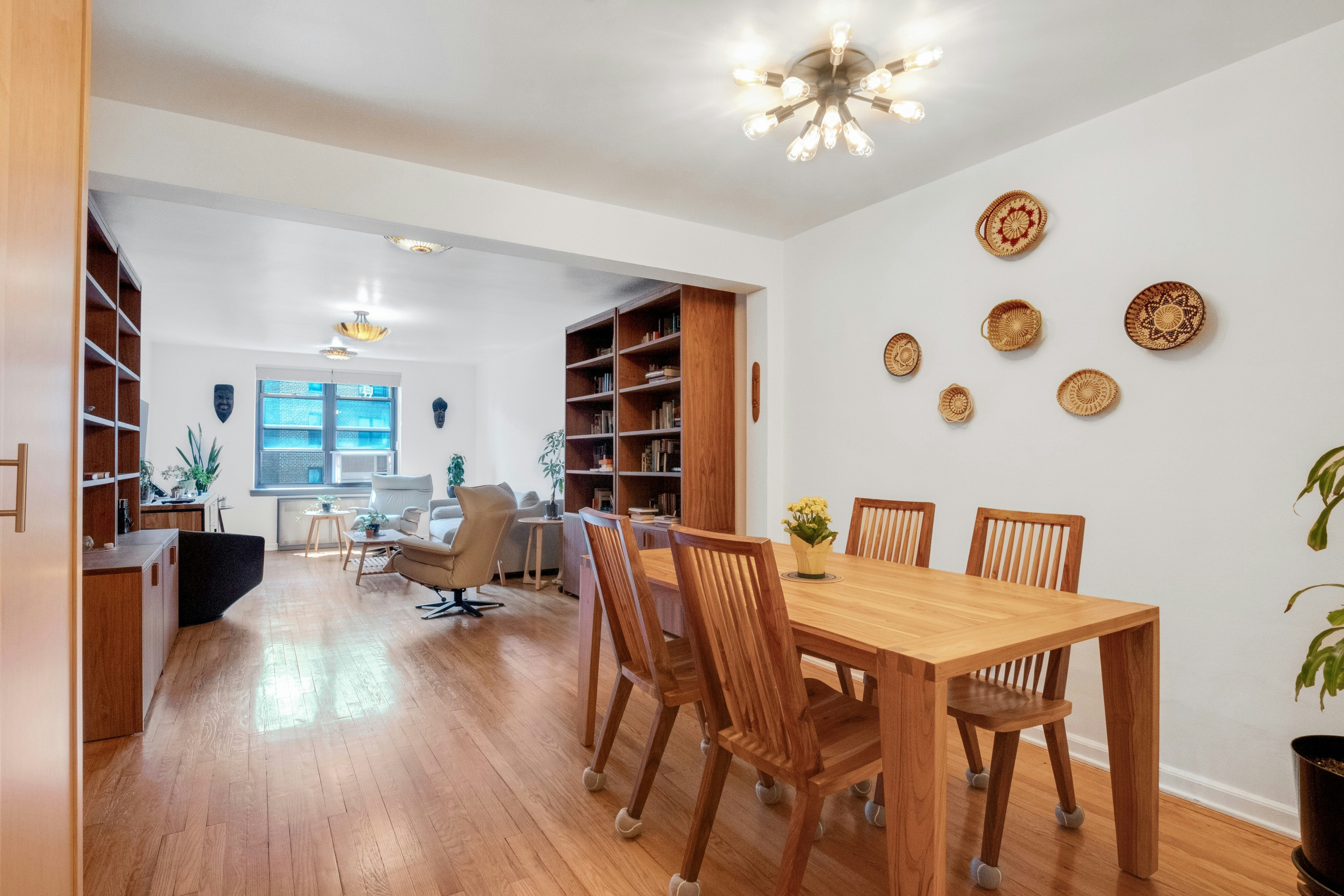 445 West 240th St, #6A 