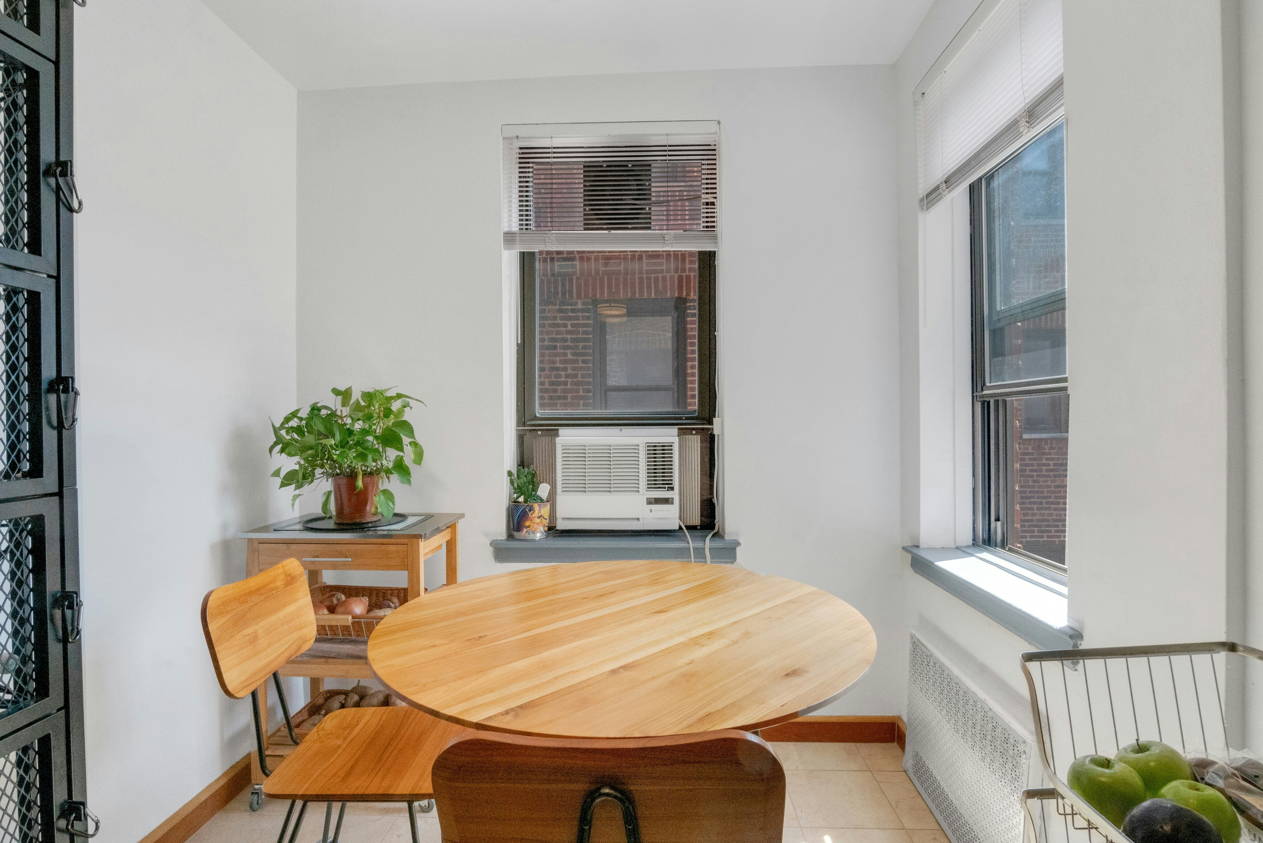 445 West 240th St, #6A 