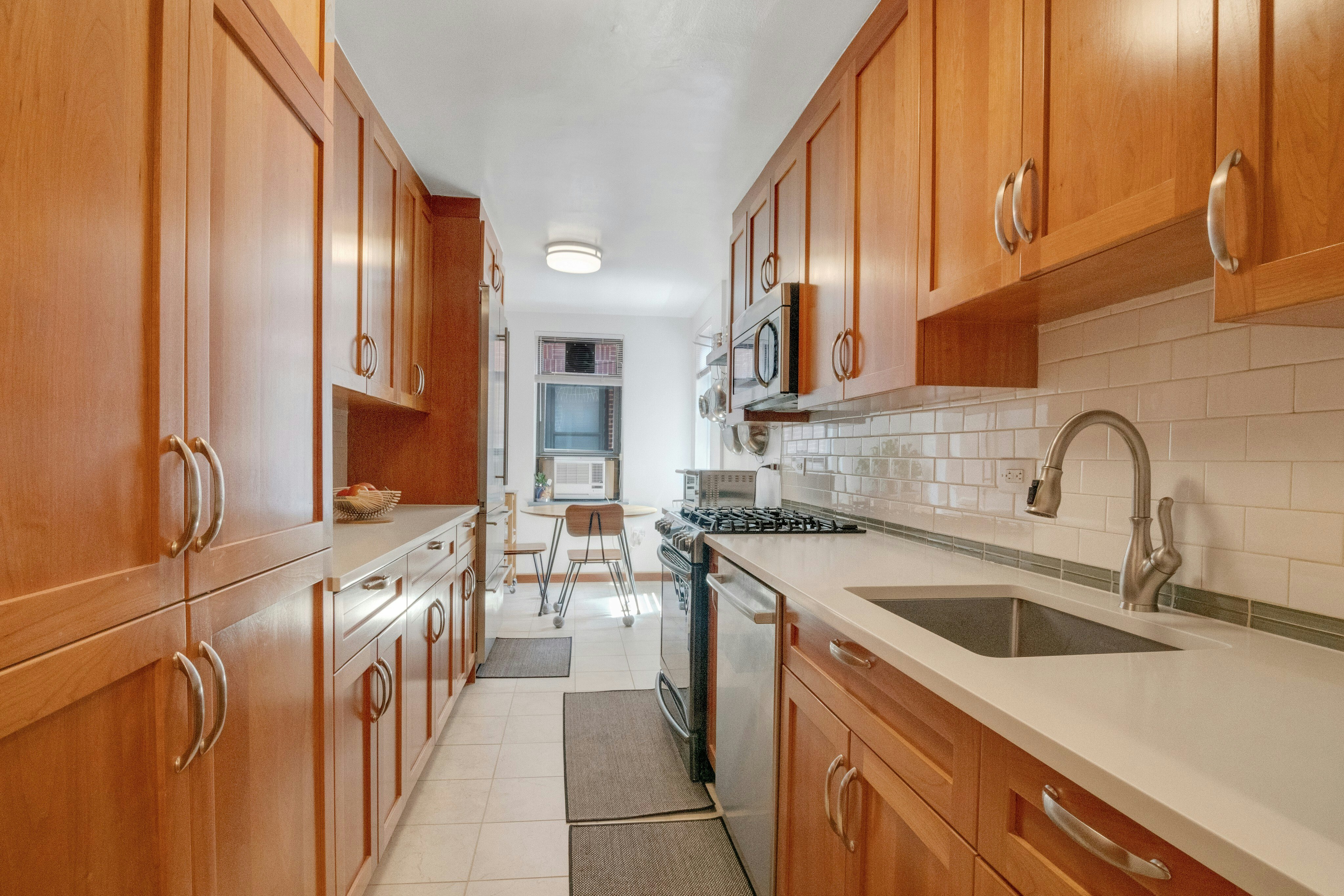 445 West 240th St, #6A 