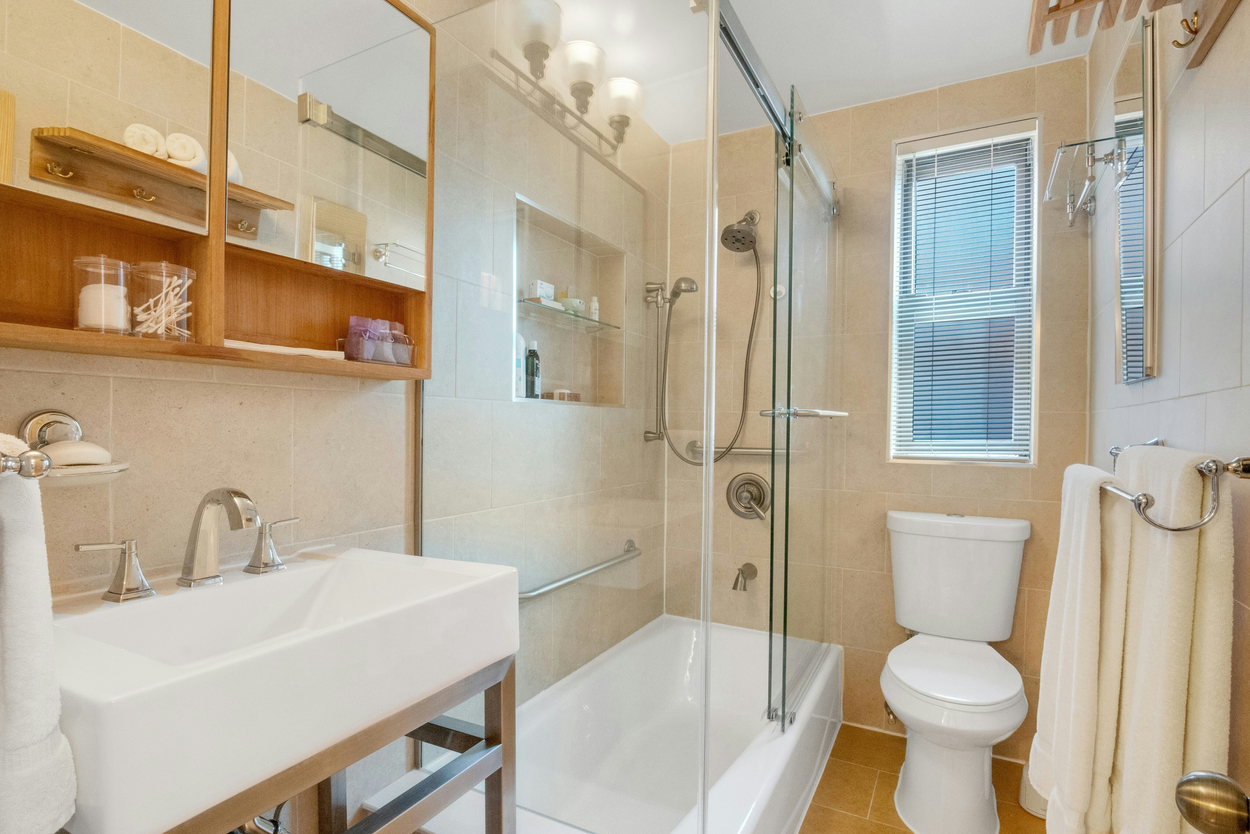 445 West 240th St, #6A 