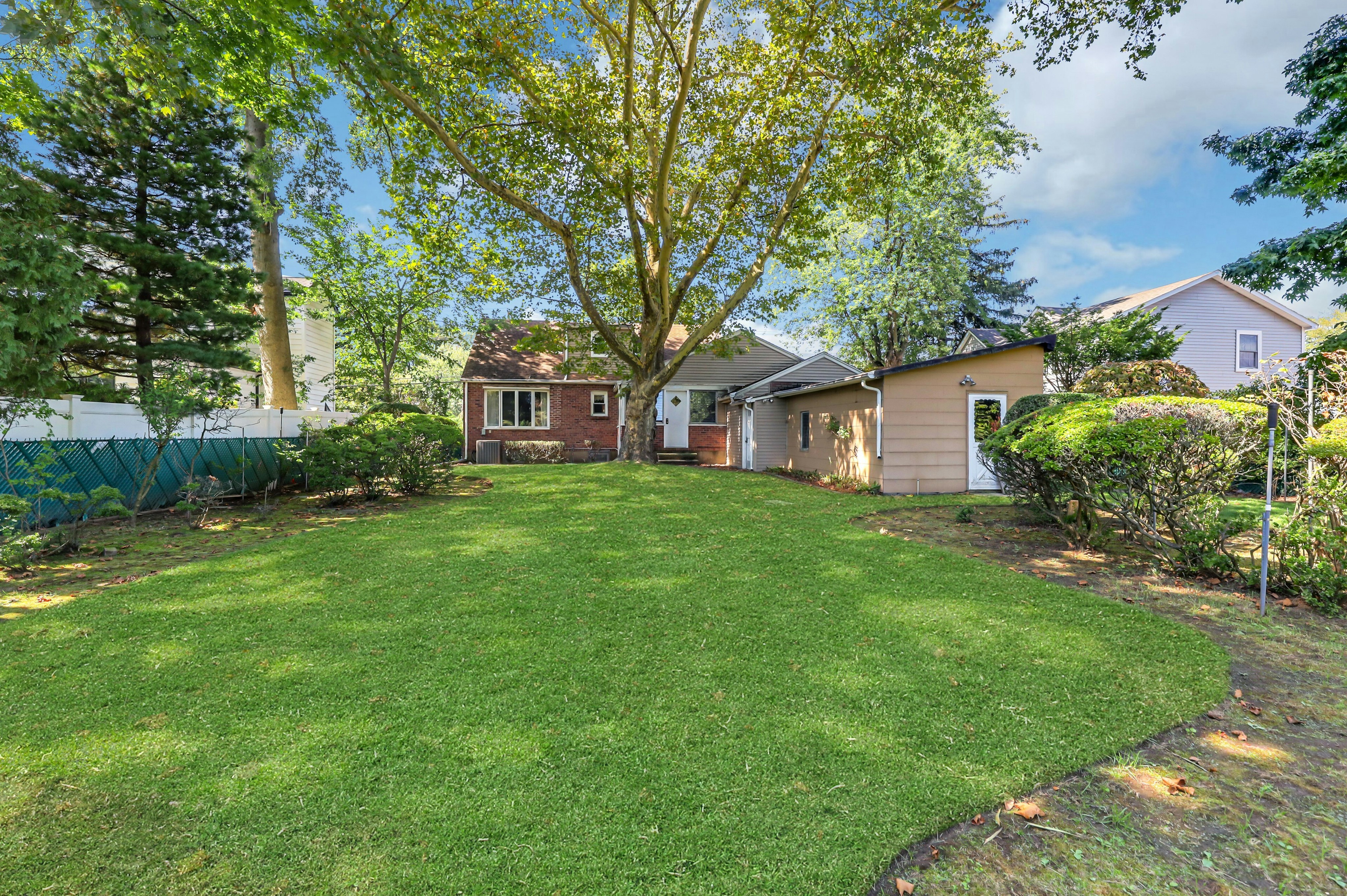 979 River Road 