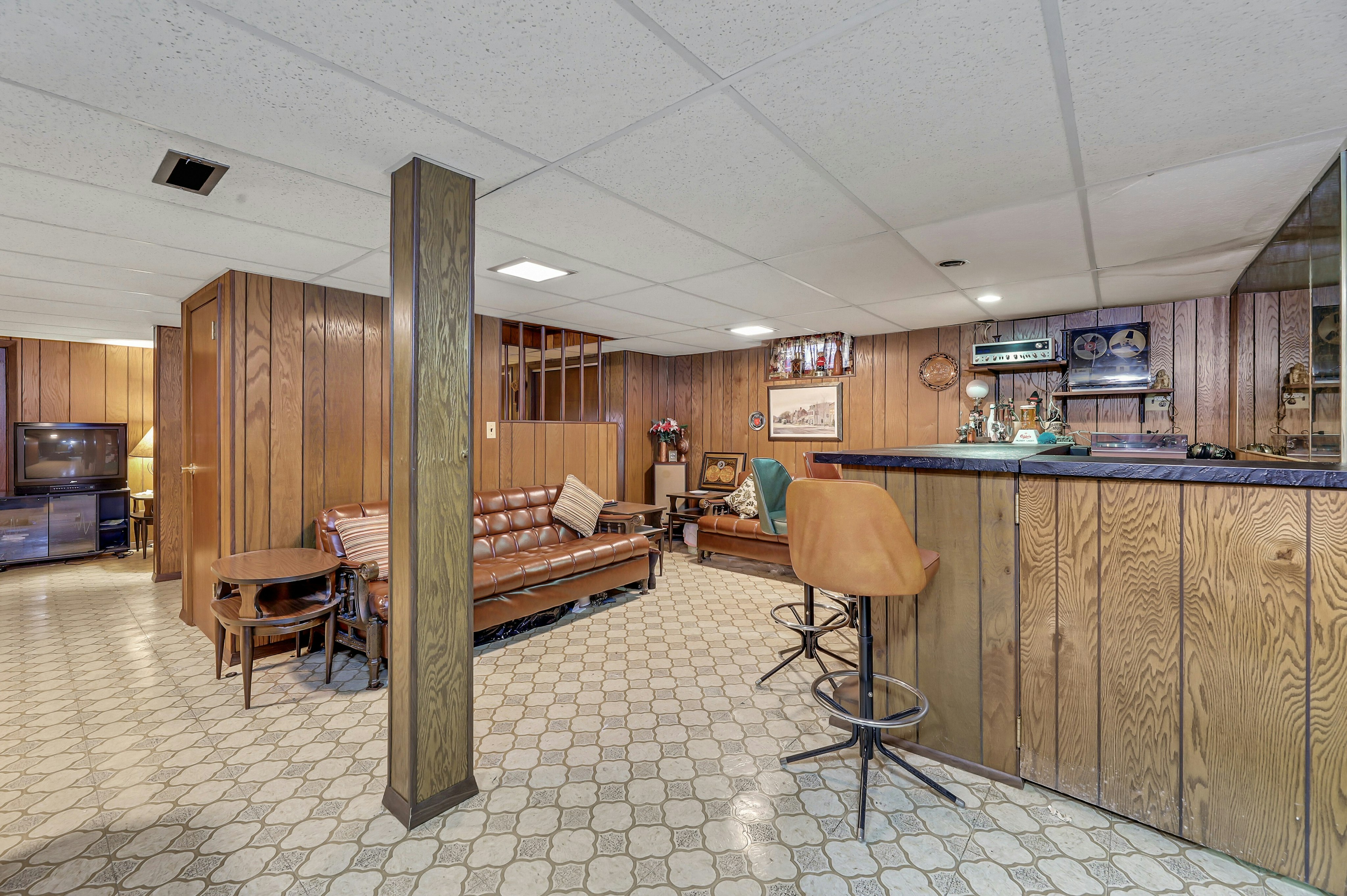 979 River Road 