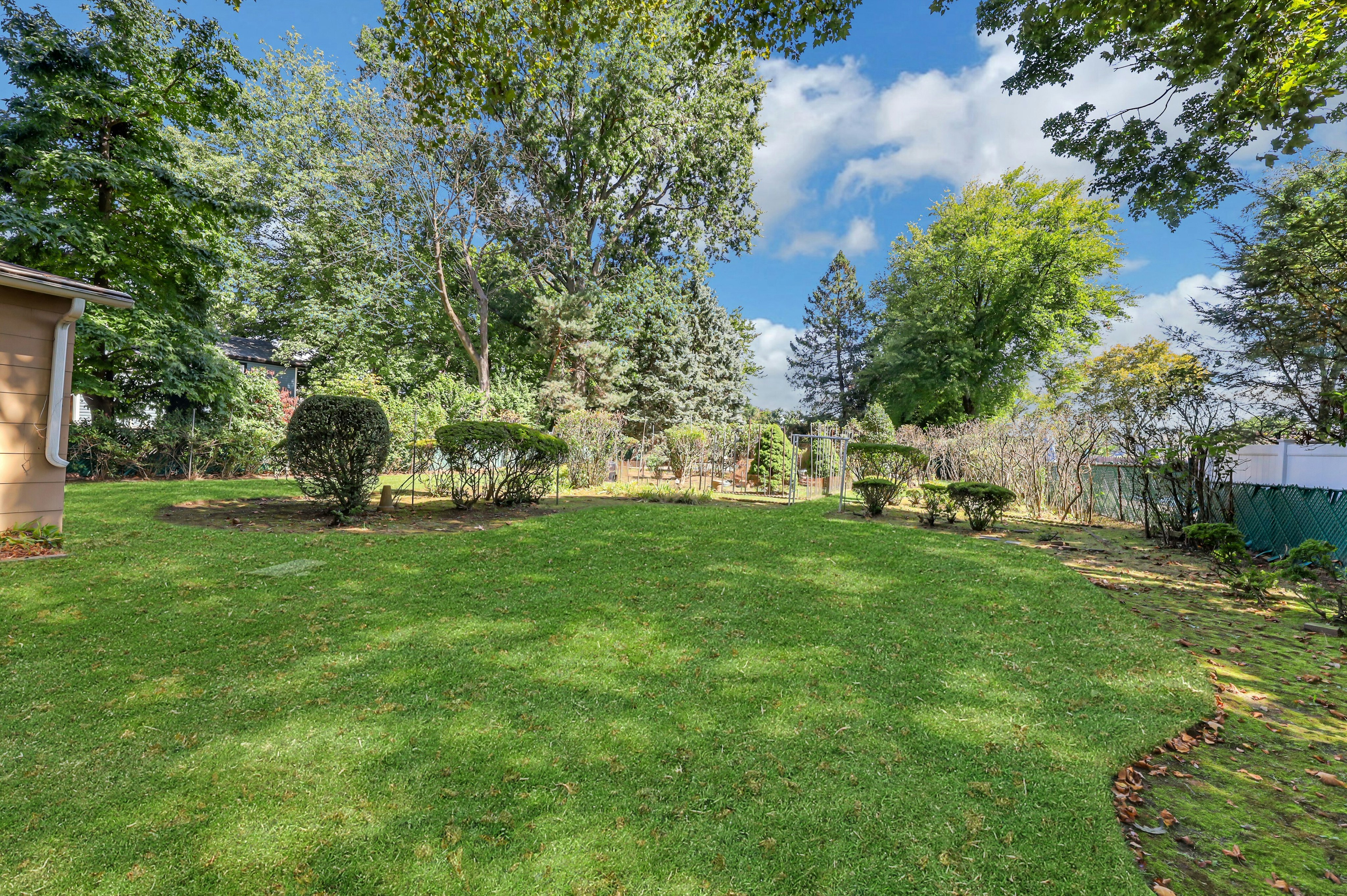 979 River Road 