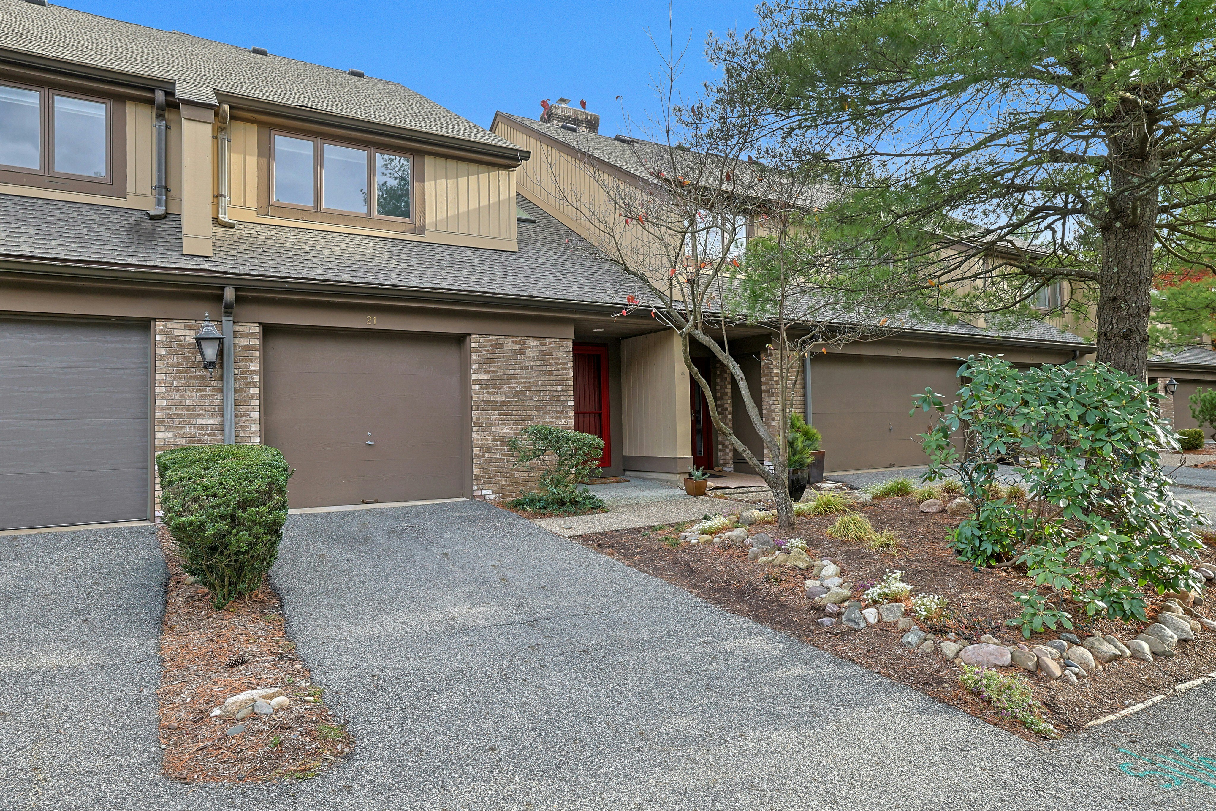 21 Whitman Lane 