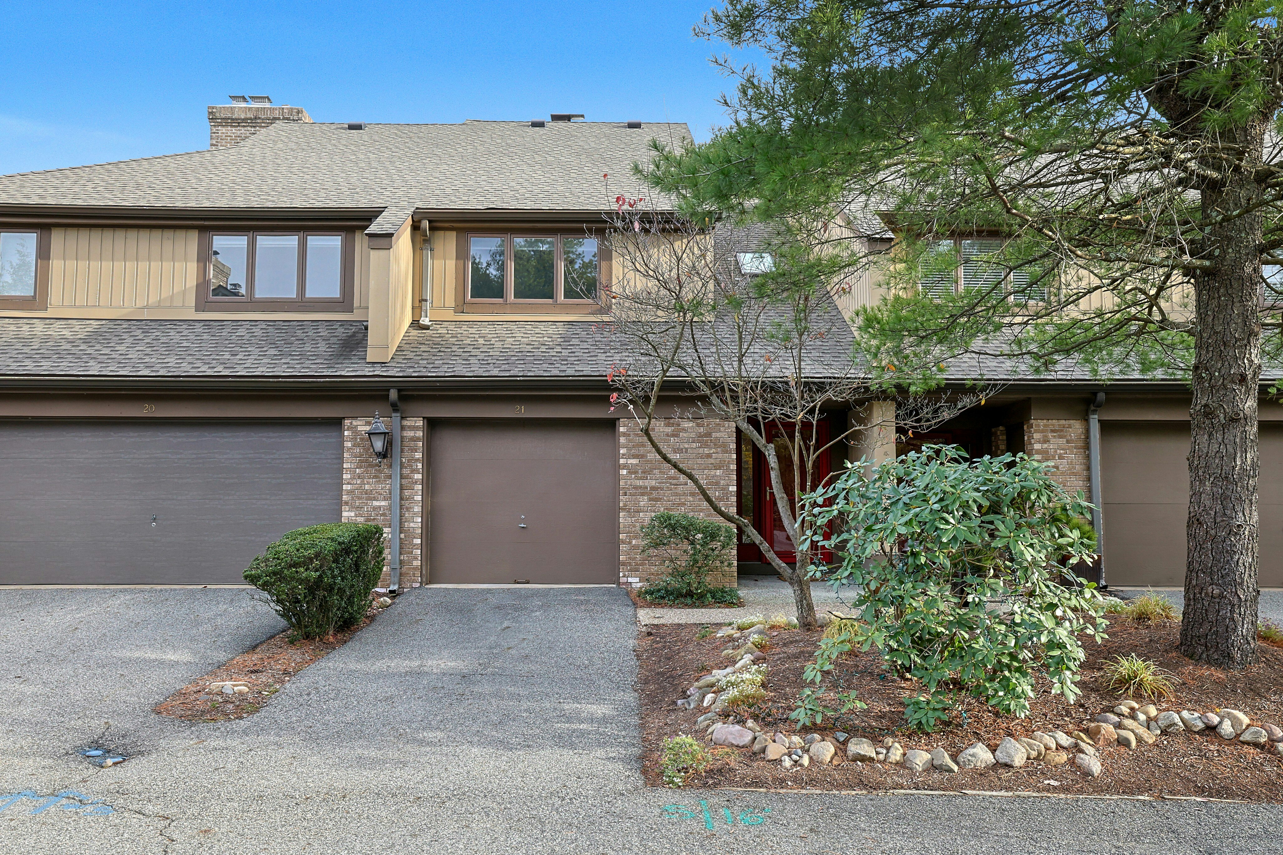 21 Whitman Lane 