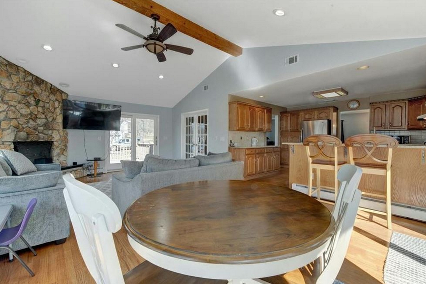 7 N Amundsen Lane