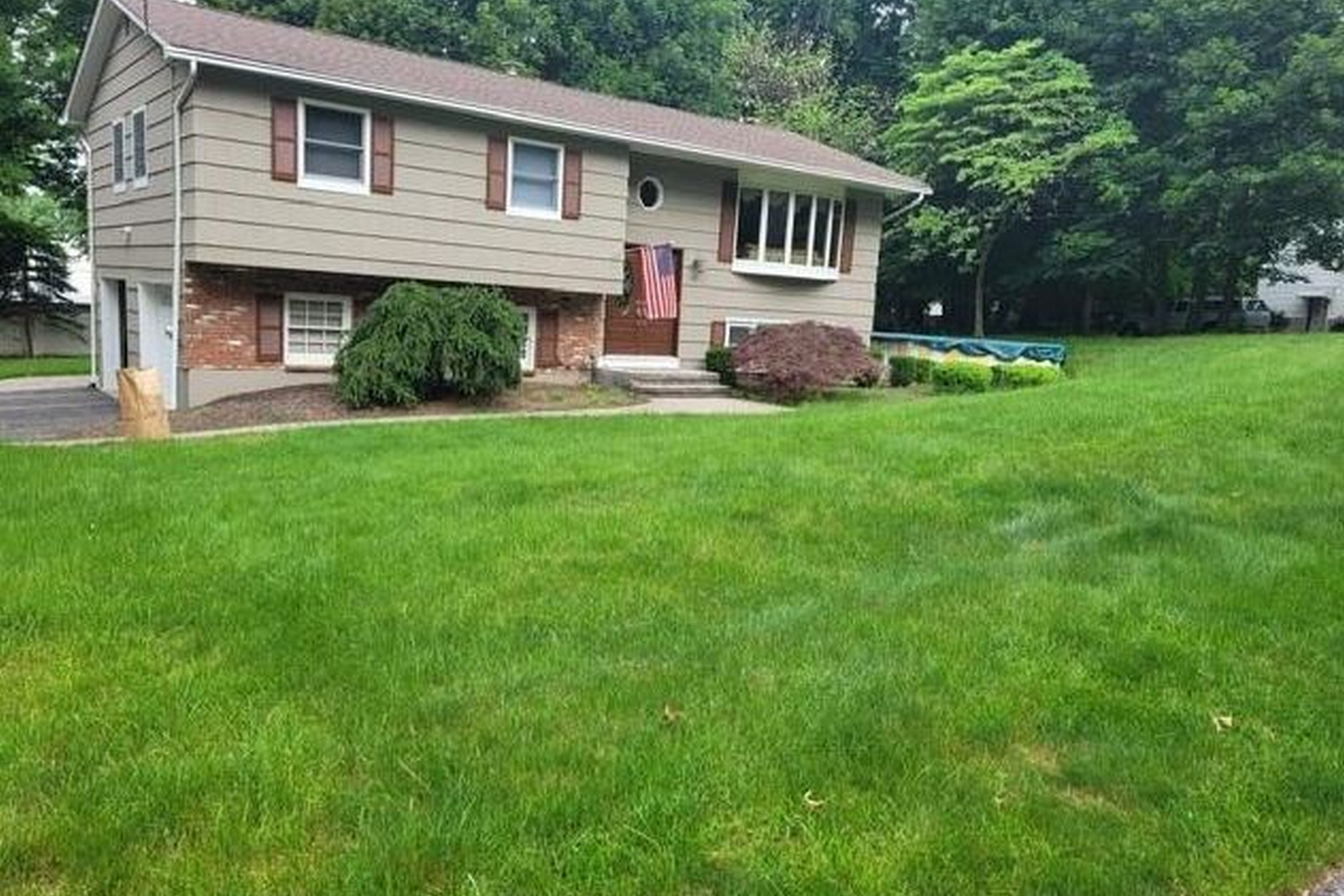 7 N Amundsen Lane