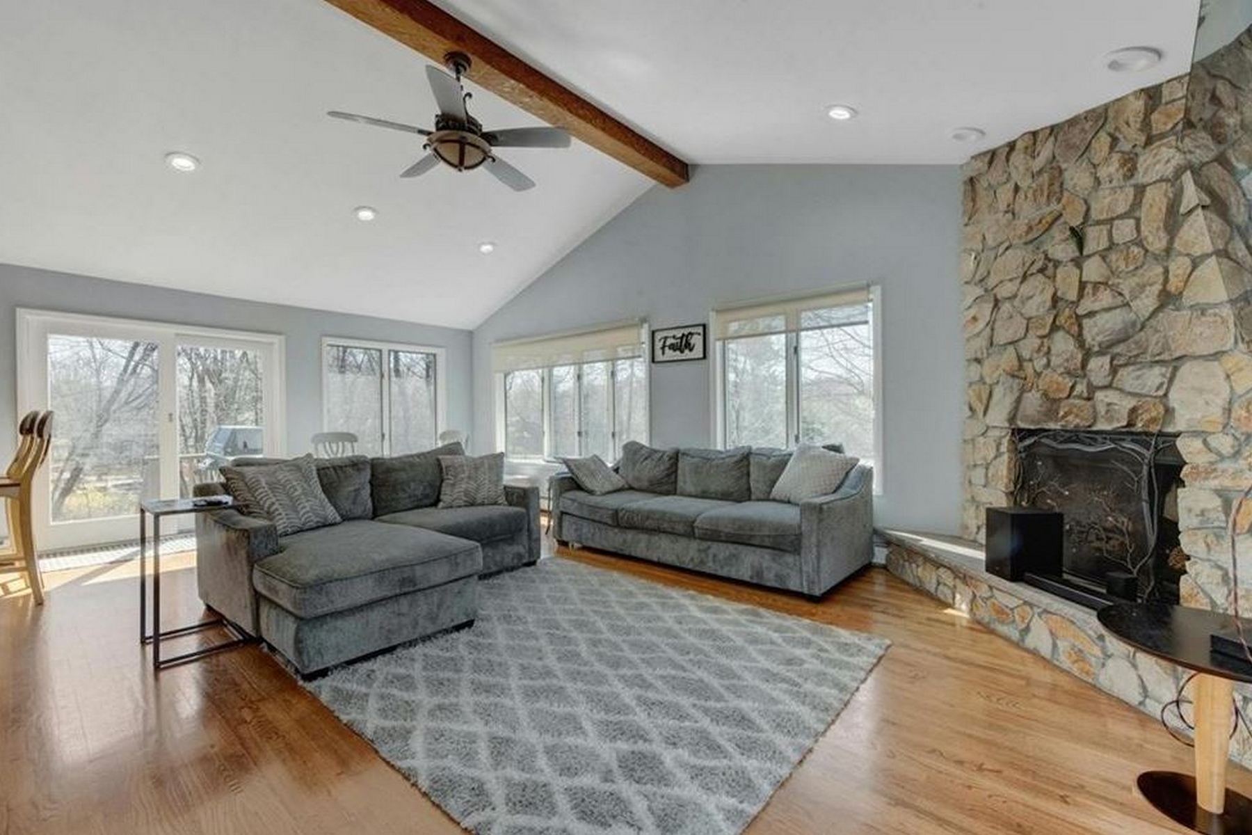 7 N Amundsen Lane
