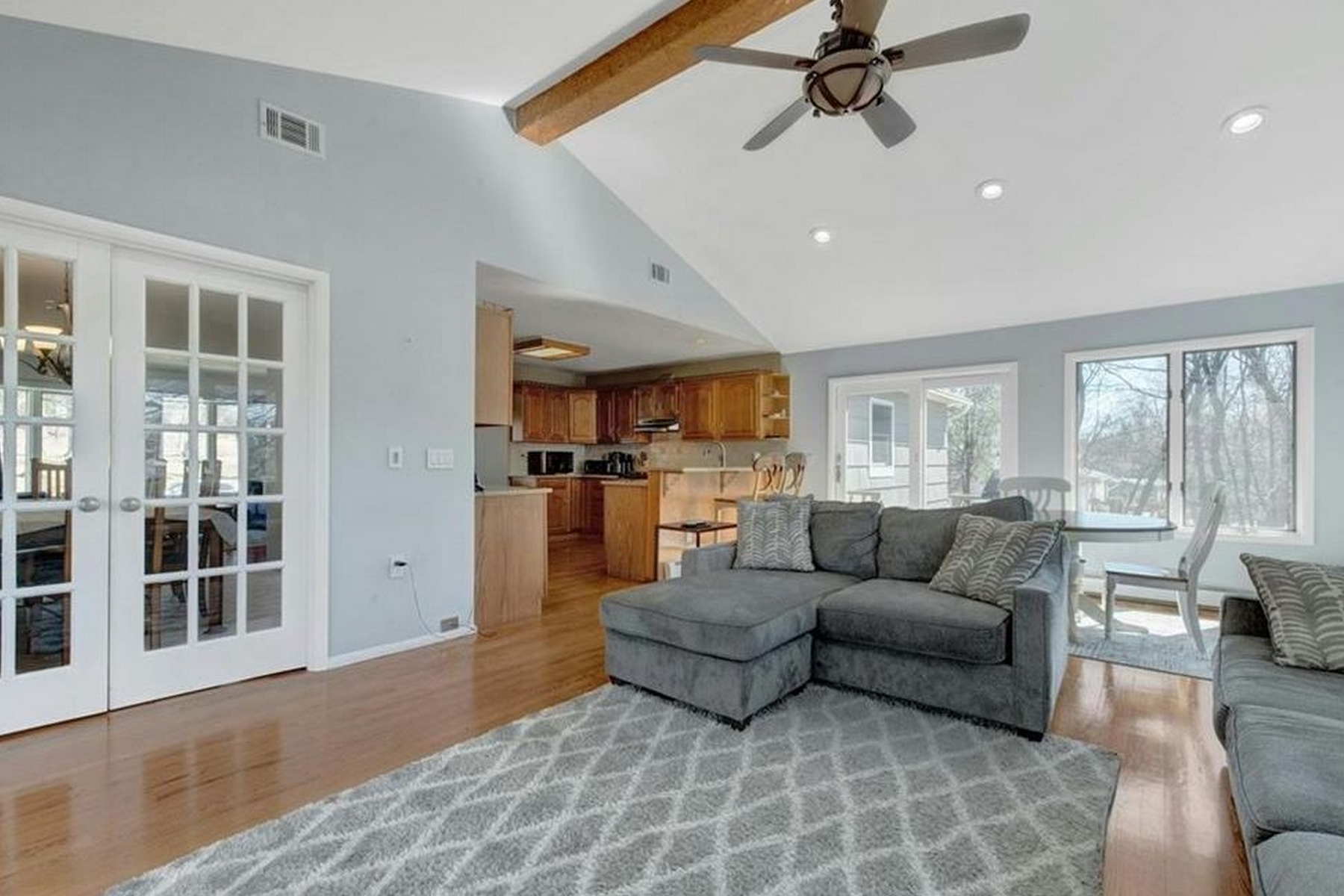 7 N Amundsen Lane