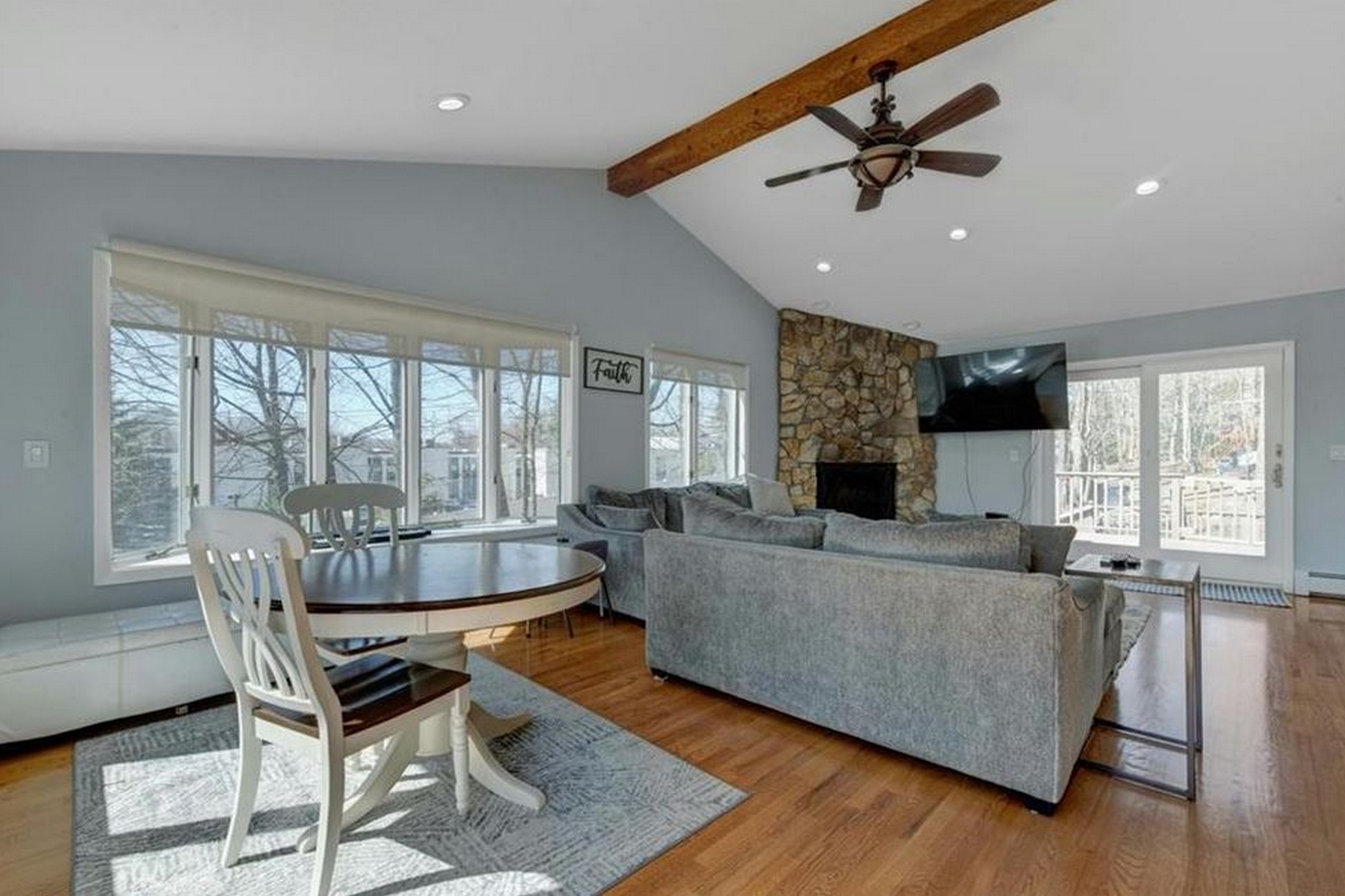 7 N Amundsen Lane