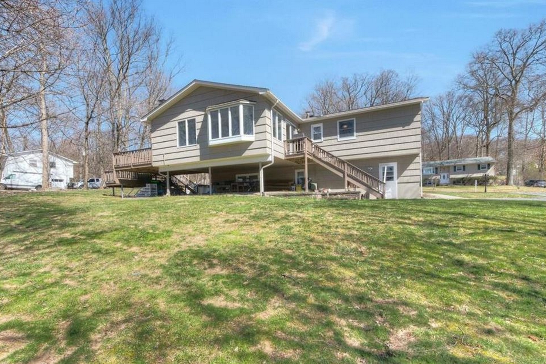 7 N Amundsen Lane