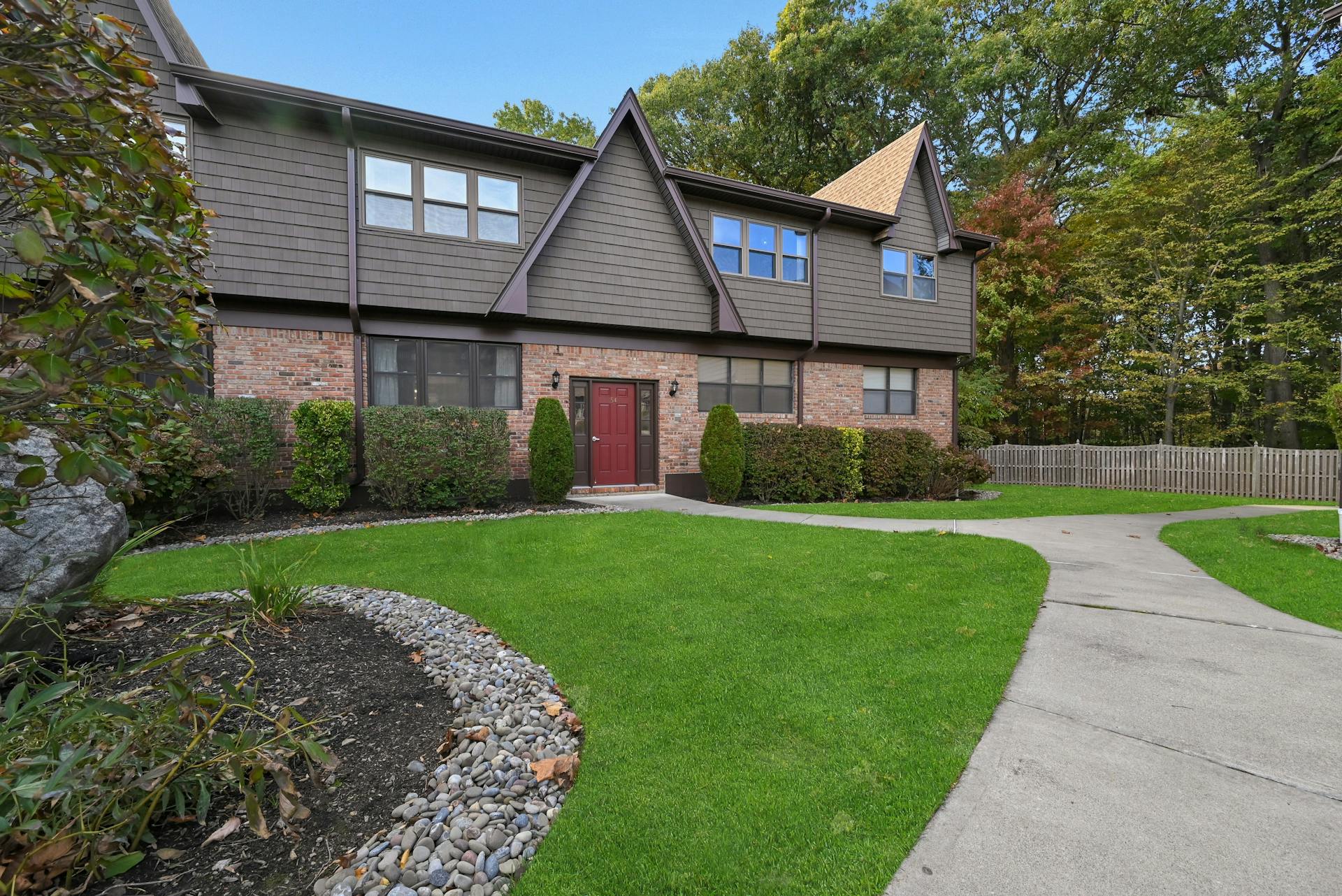 54 Milford Lane Unit# 2N