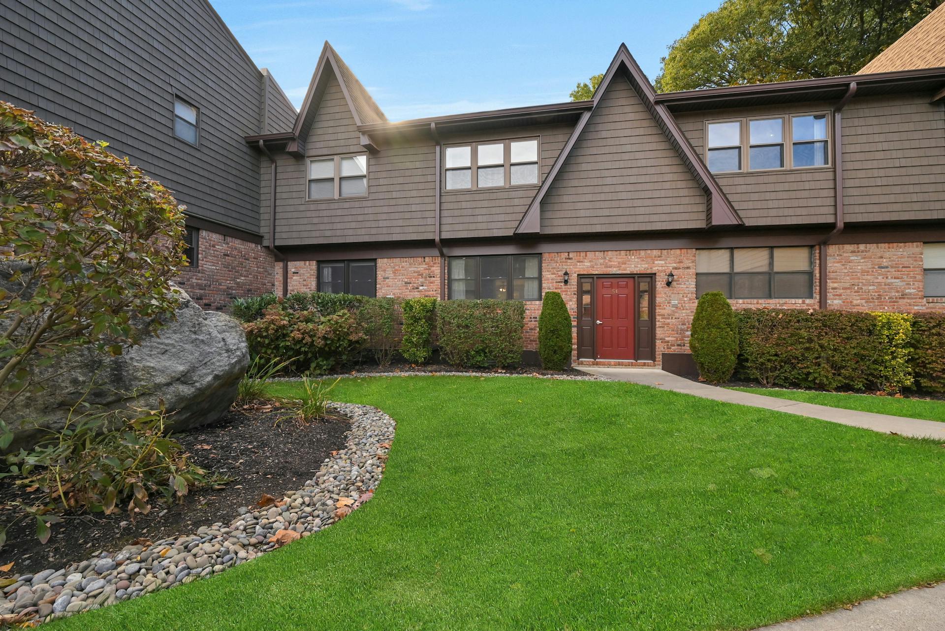 54 Milford Lane Unit# 2N