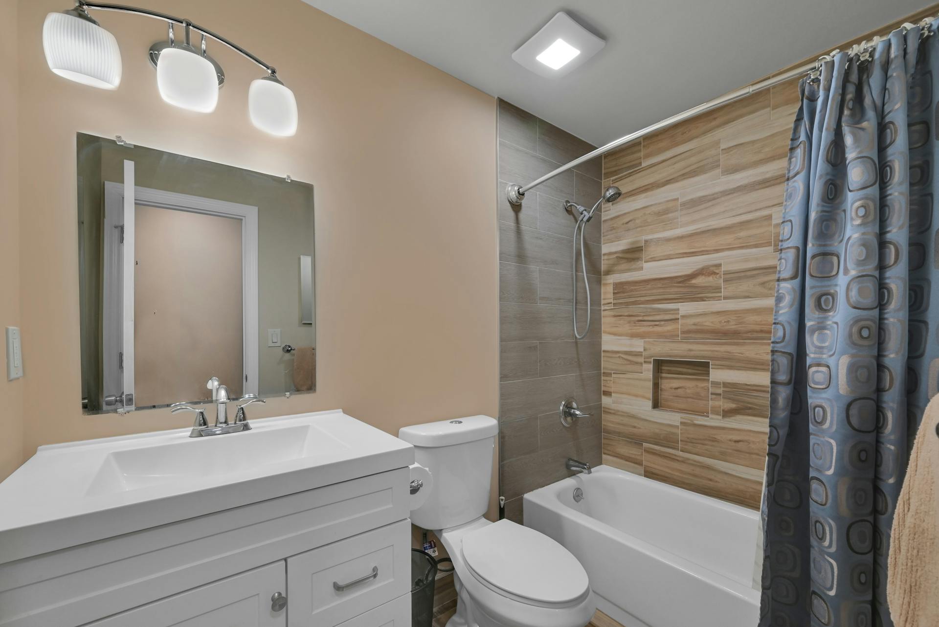 54 Milford Lane Unit# 2N