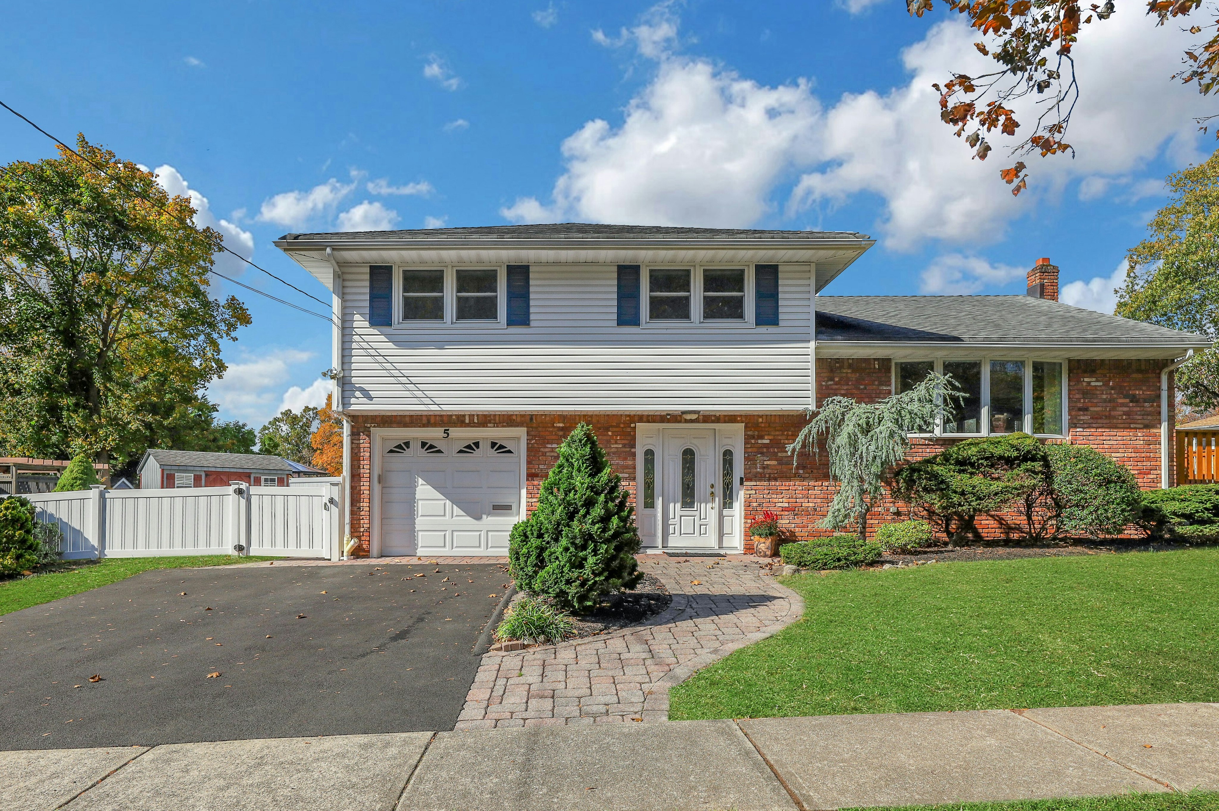 5 Forest Knoll Drive 